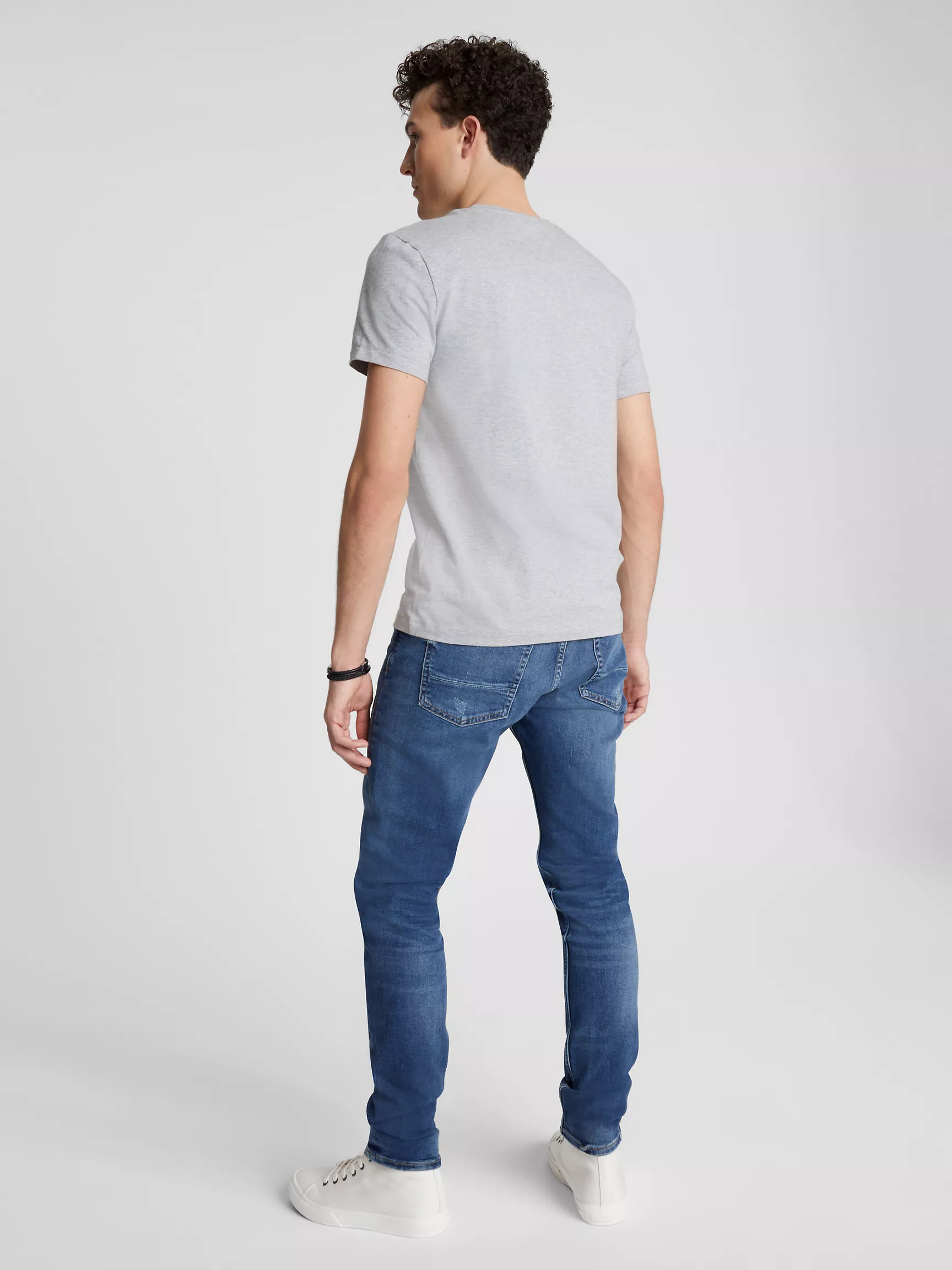 Мужская футболка Tommy Hilfiger, Приталенная однотонная футболка с V-образным вырезом