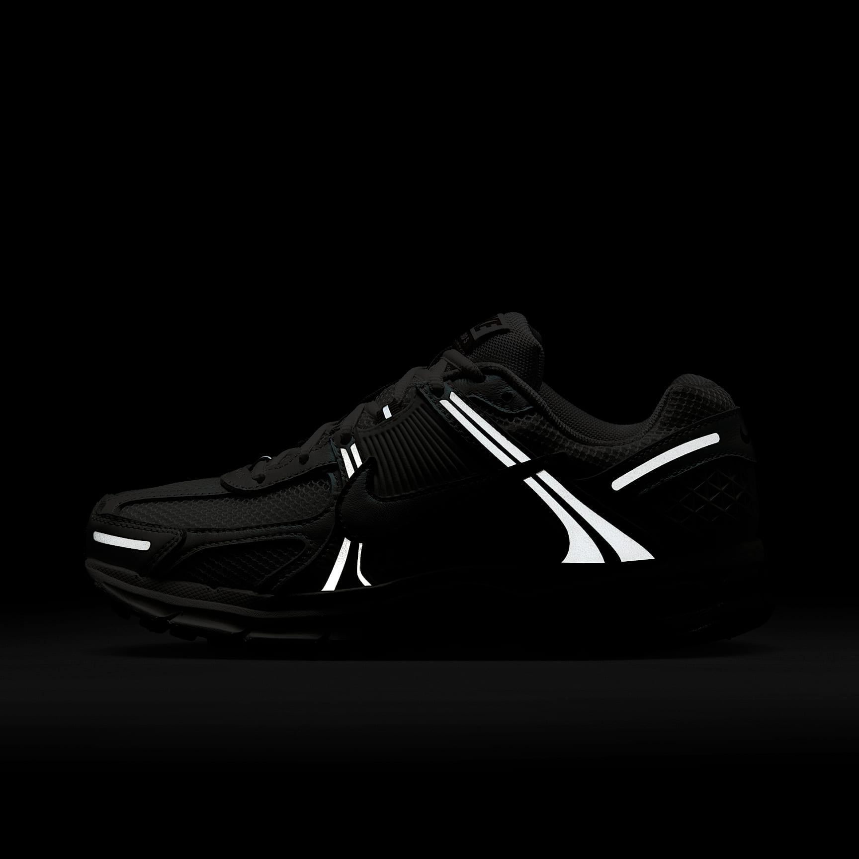 Nike Zoom Vomero 5 Women's Shoes