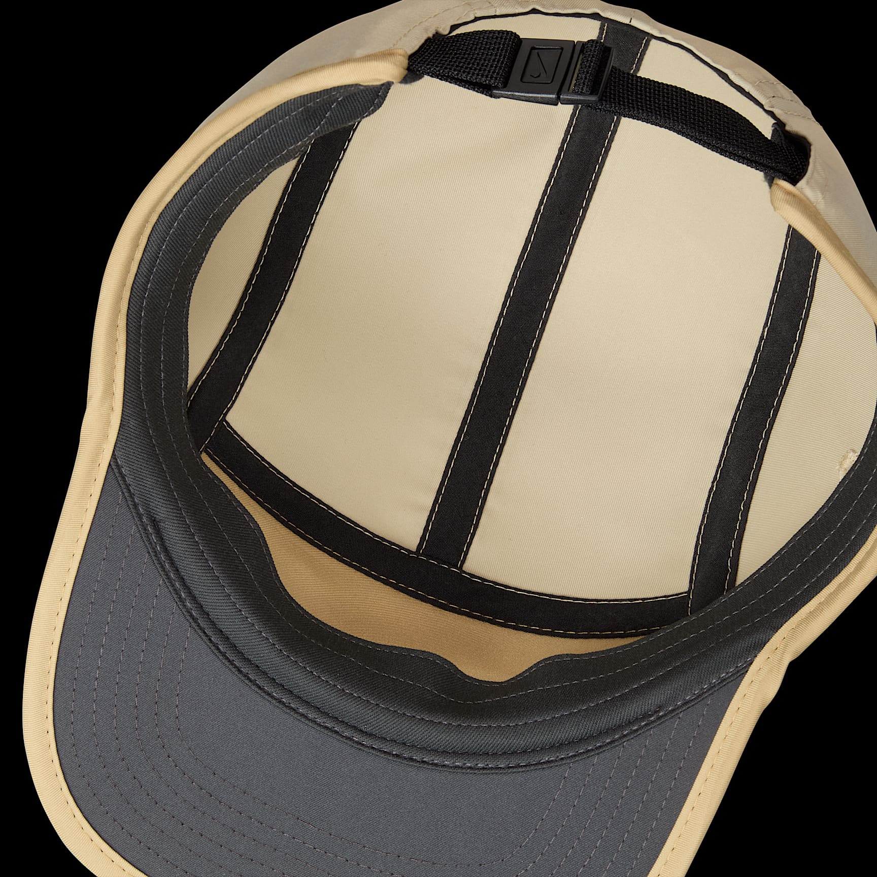 Nike Dri-FIT Fly Unstructured Swoosh Cap