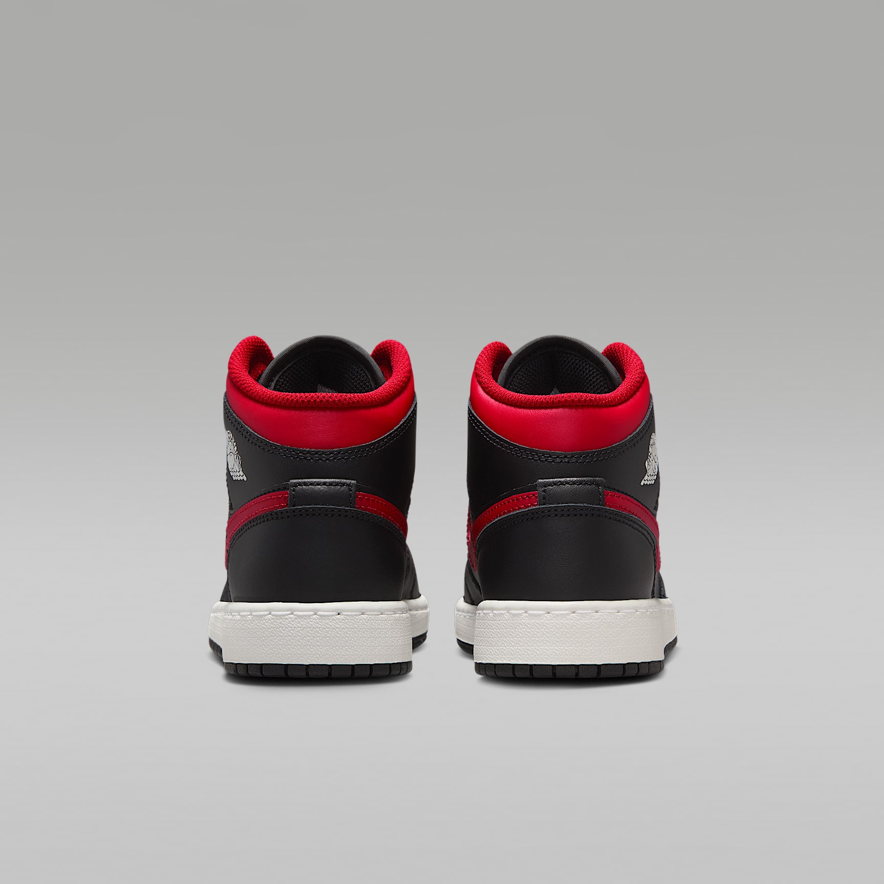 Air Jordan 1 Mid Big Kids' Shoes