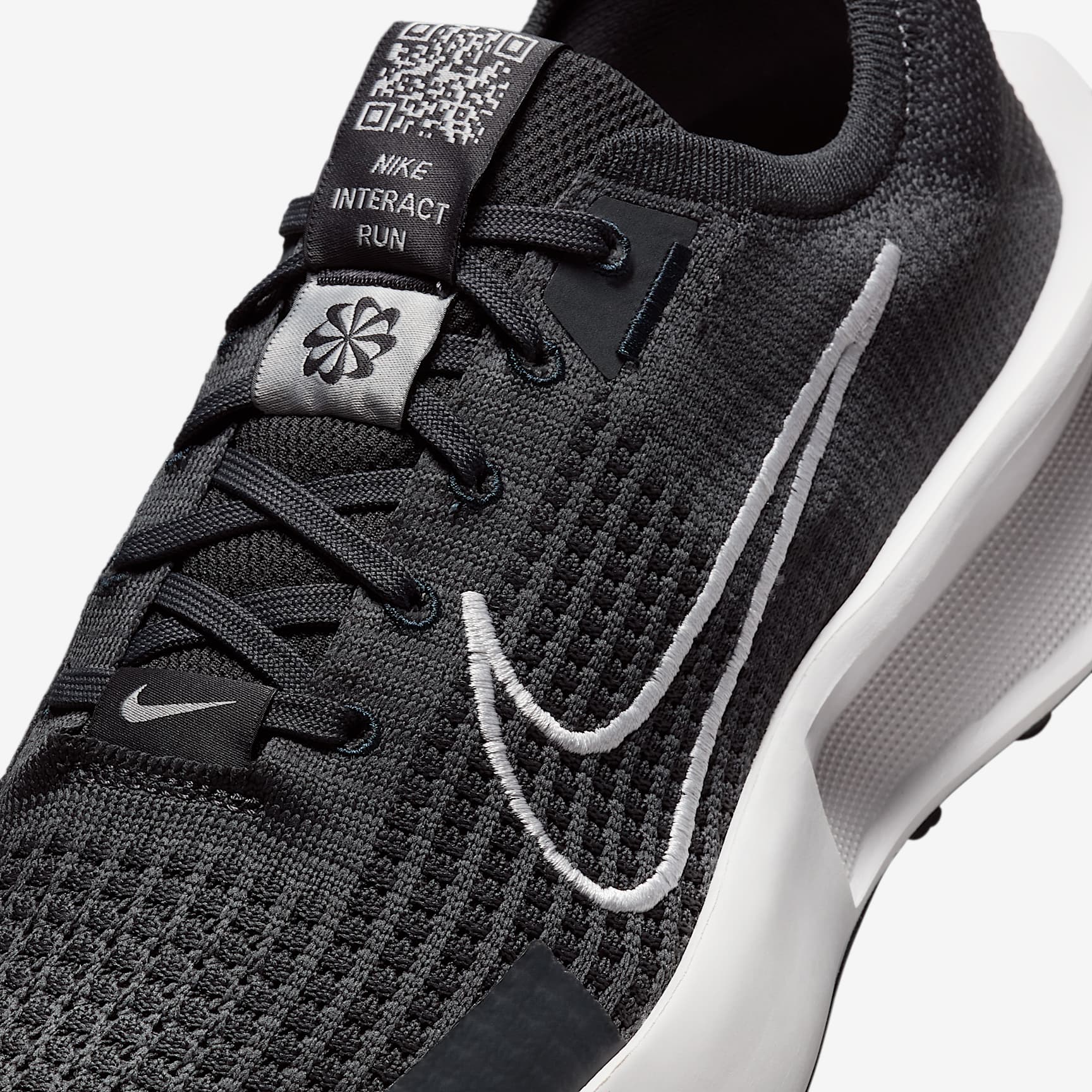 Nike Interact Run Men's Road Running Shoes