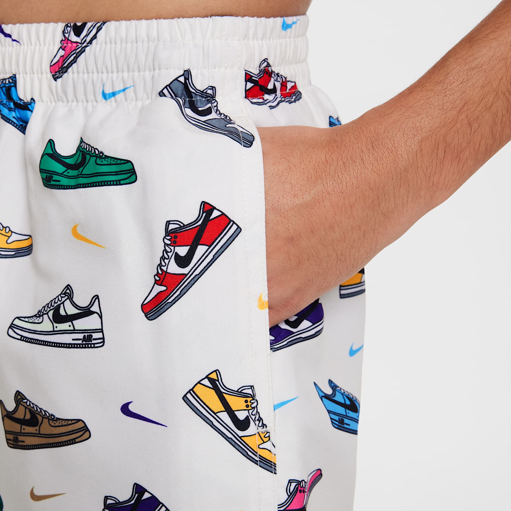 Nike Swim Breaker Big Kids' (Boys') 7" Brief-Lined Volley Shorts