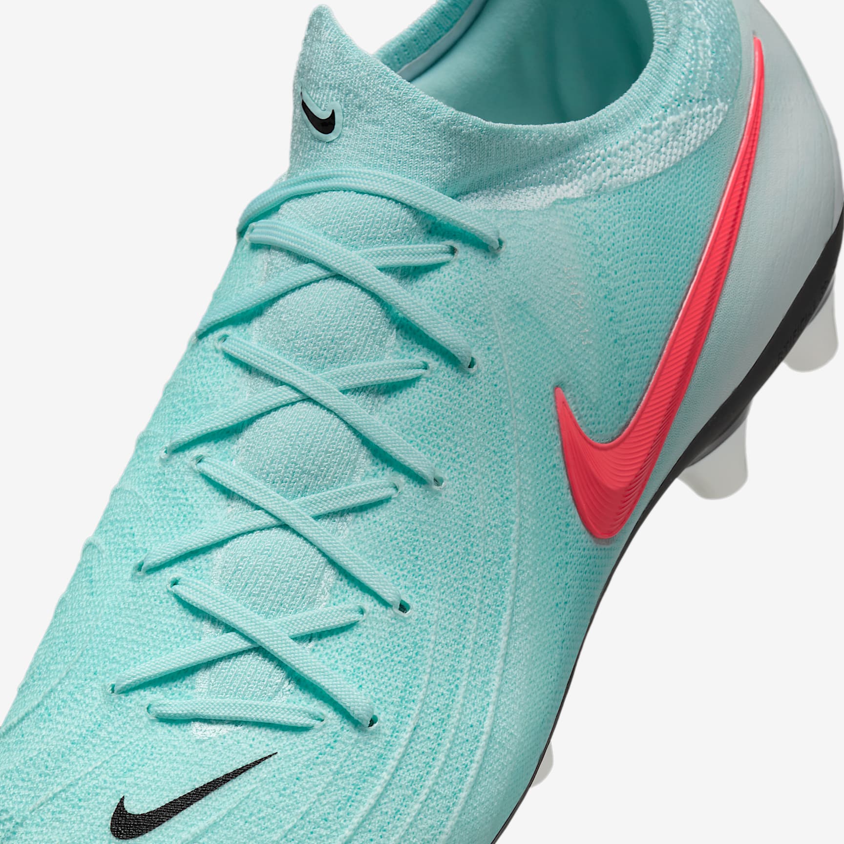 Nike Phantom GX 2 Pro AG Low-Top Soccer Cleats