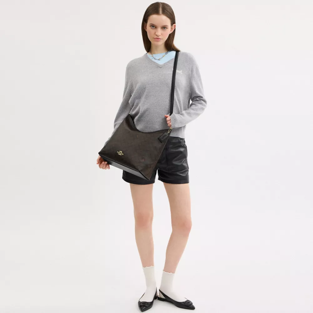 Сумка COACH Laurel Large Shoulder Bag In Signature Canvas