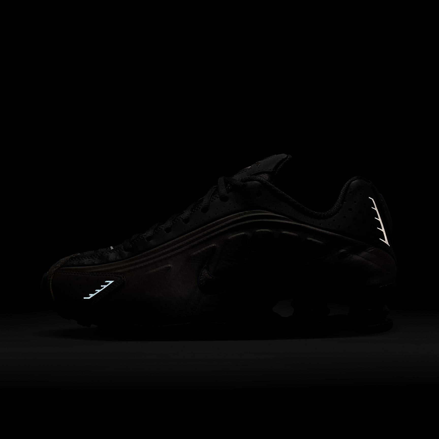 Nike Shox R4 Women's Shoes
