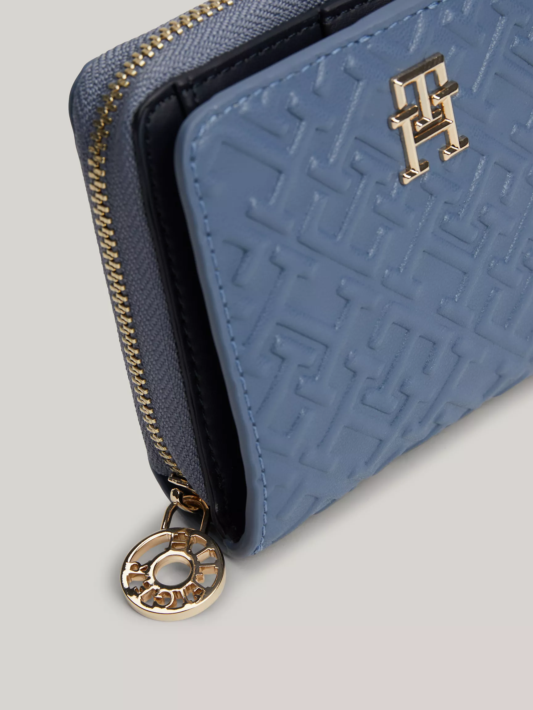 Женский кошелек Tommy Hilfiger, Кошелек на молнии с монограммным узором Tommy