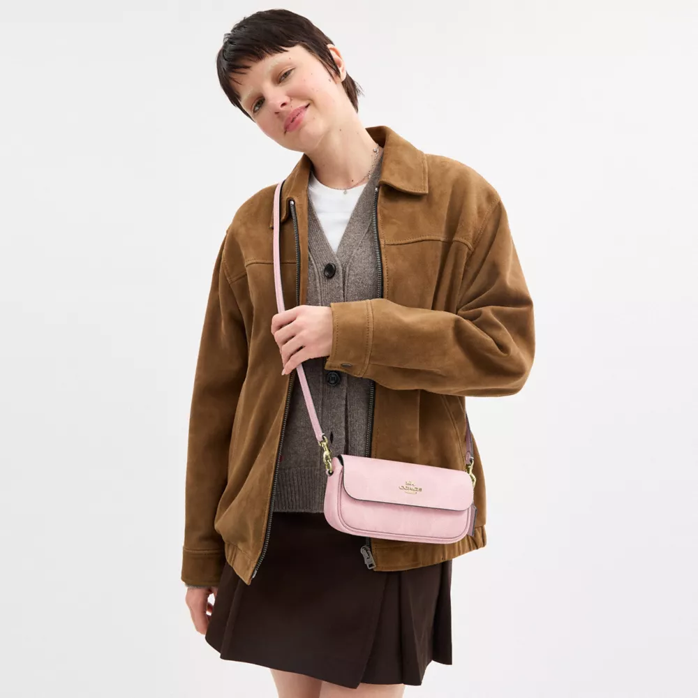 Сумка COACH Hailey Flap Bag In Signature Canvas
