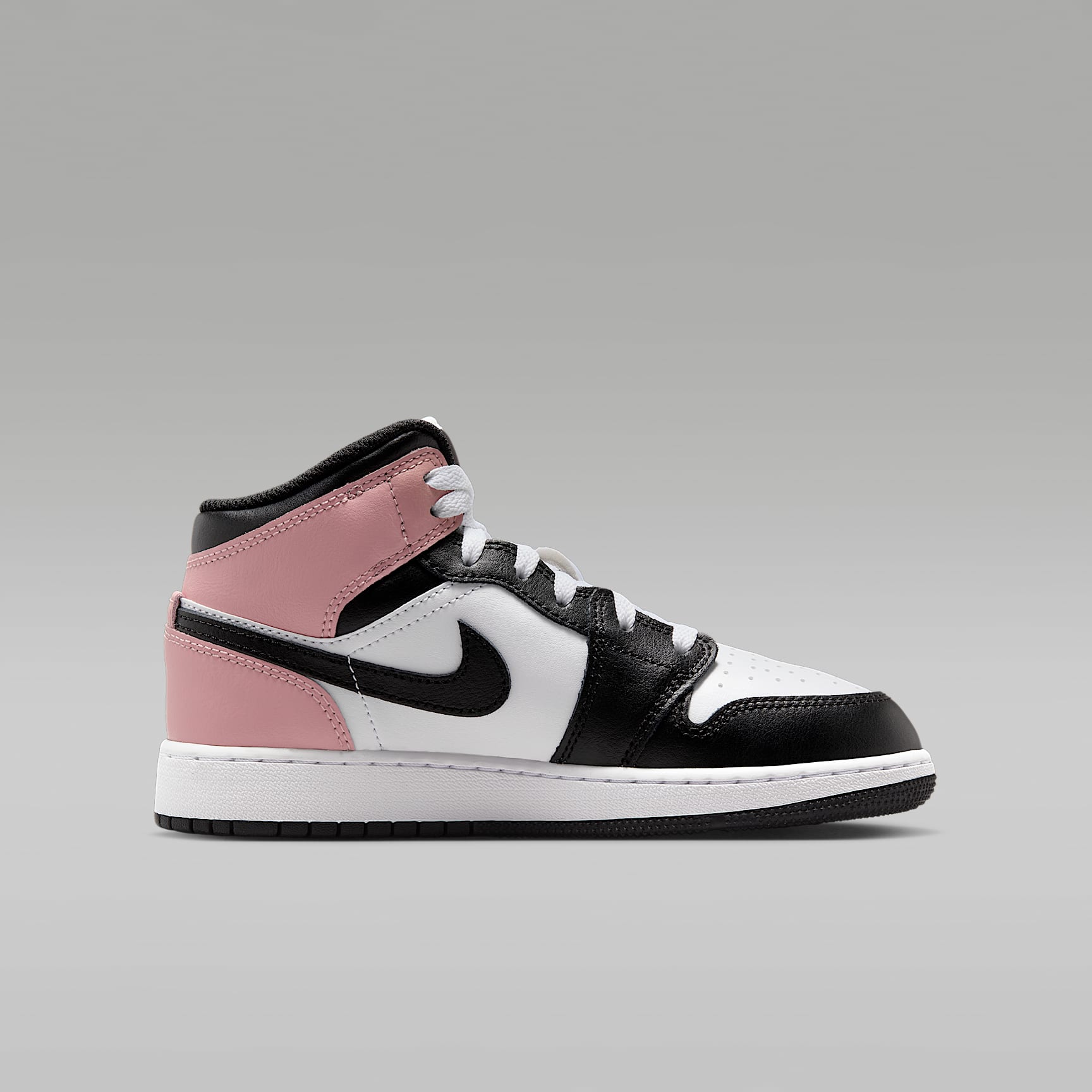 Air Jordan 1 Mid Big Kids' Shoes