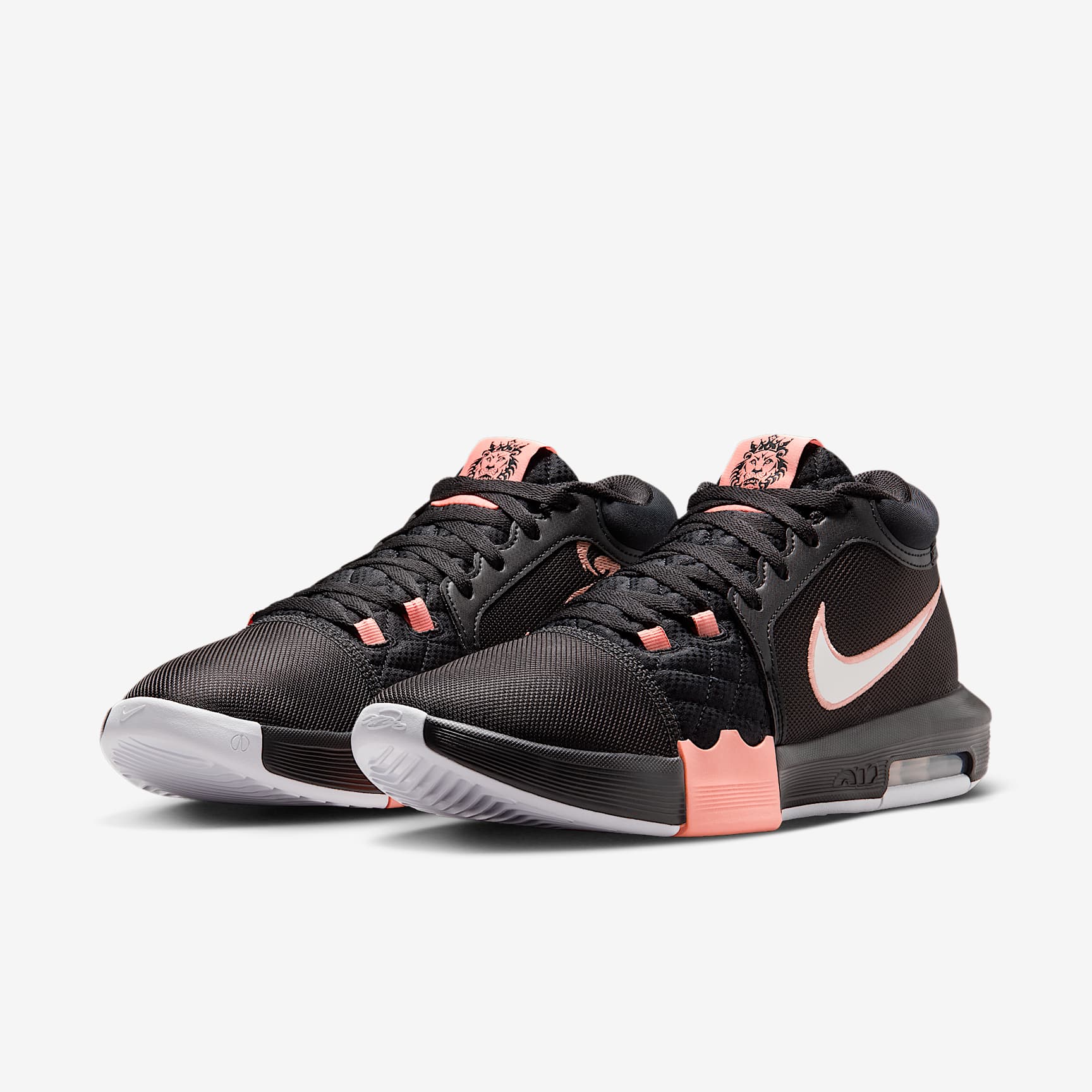 LeBron Witness VIII Basketball Shoes