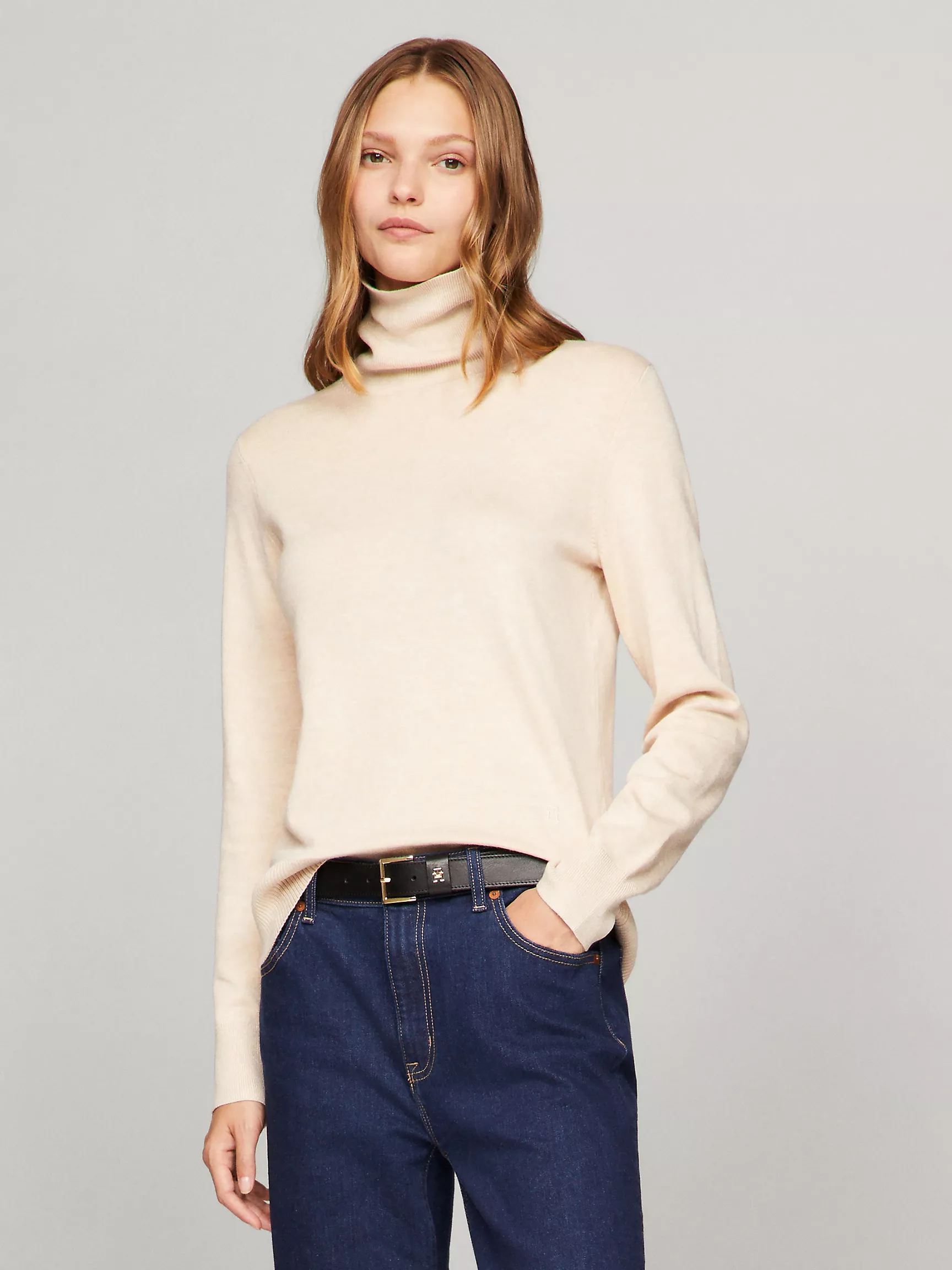 Женский свитер Tommy Hilfiger, Приталенный однотонный свитер с высоким воротником