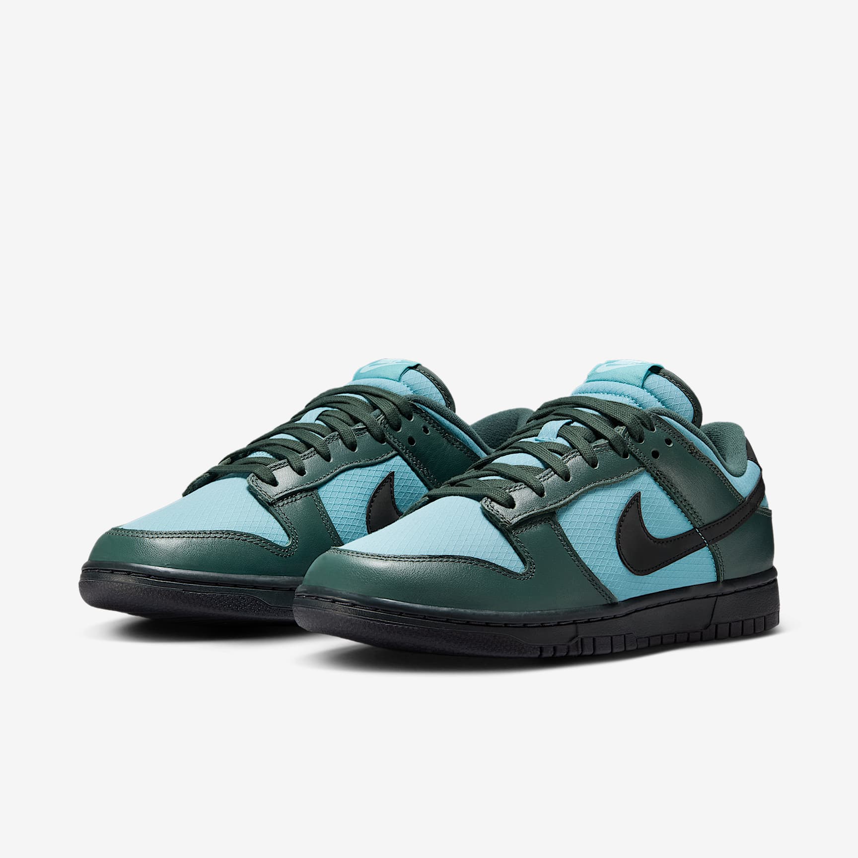 Nike Dunk Low Retro SE Men's Winterized Shoes