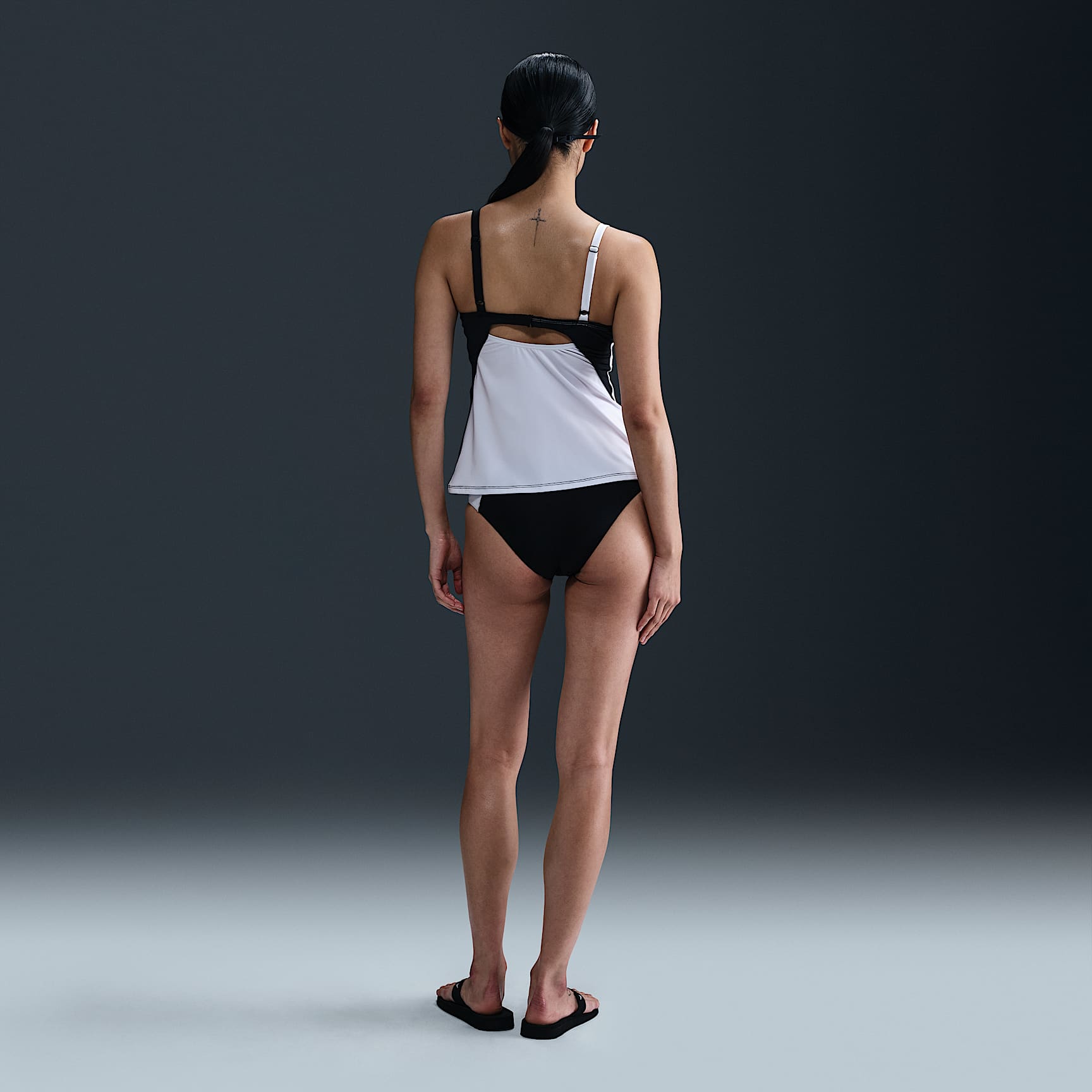 Nike Swim Women's V-Neck Tankini