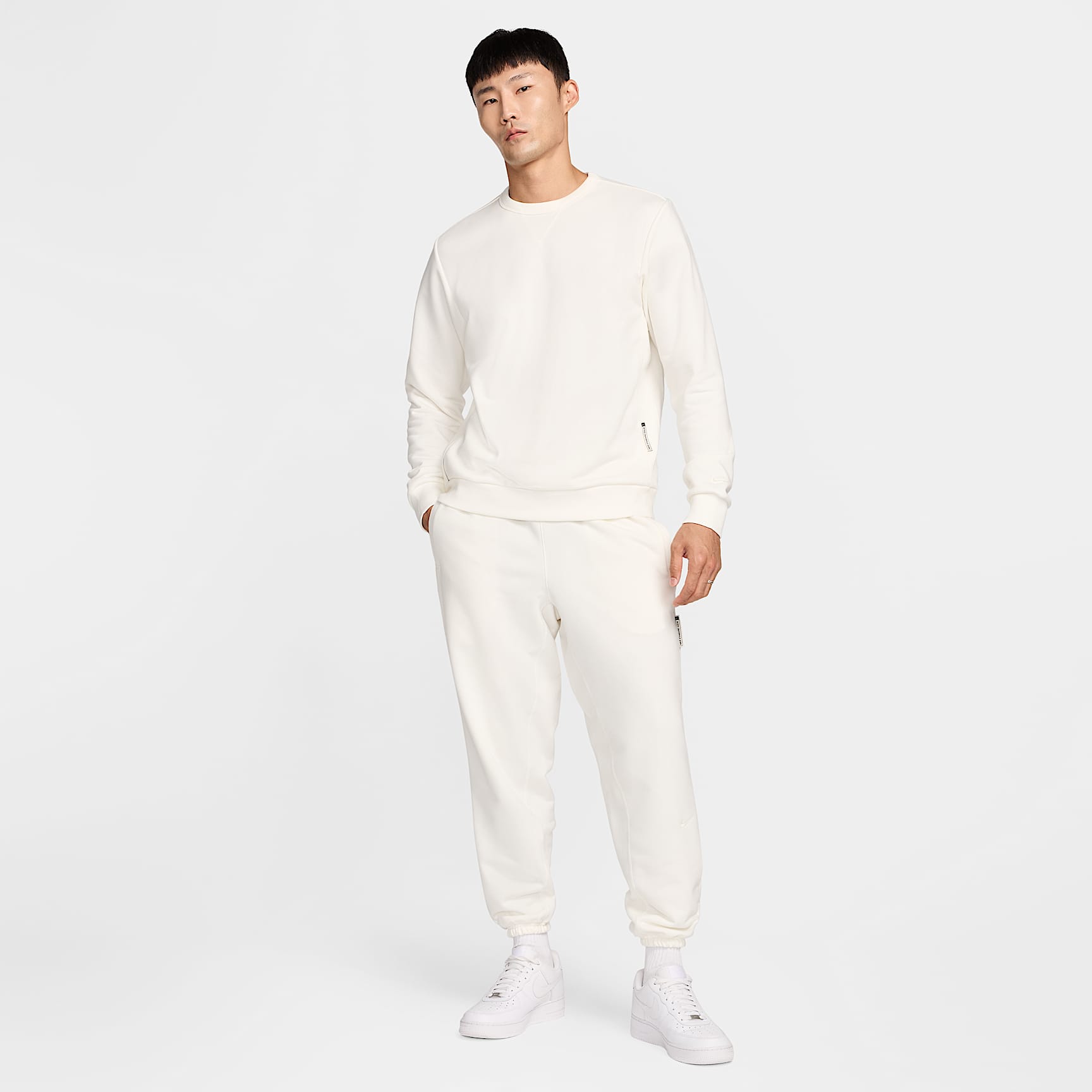 Nike Standard Issue Men's Dri-FIT Basketball Crew-Neck Sweatshirt