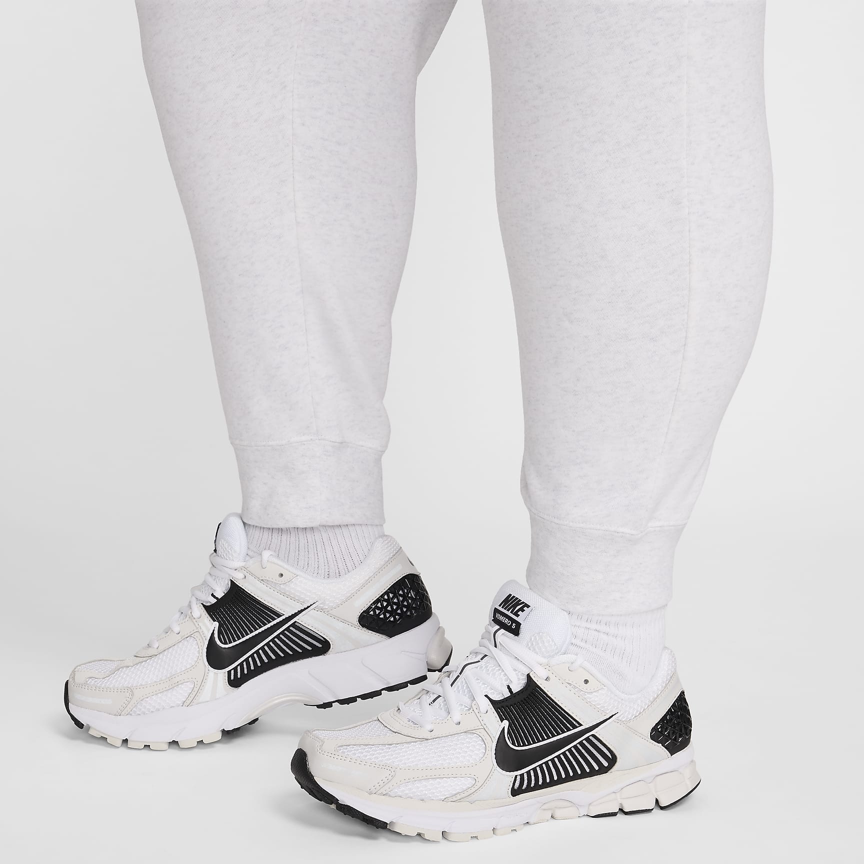 Nike Sportswear Club Fleece Women's Mid-Rise Joggers (Plus Size)