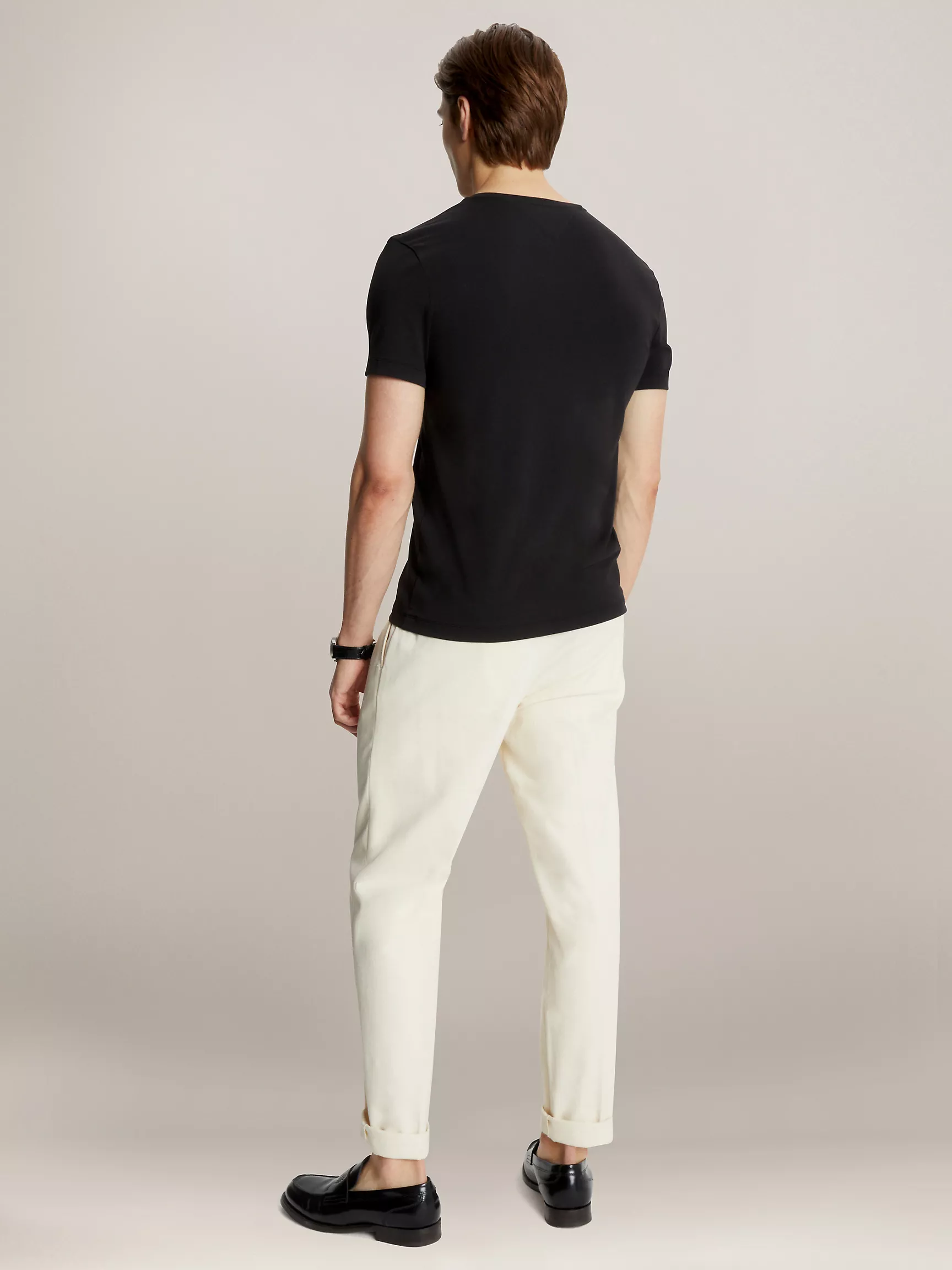 Мужская футболка Tommy Hilfiger, Приталенная однотонная футболка с V-образным вырезом