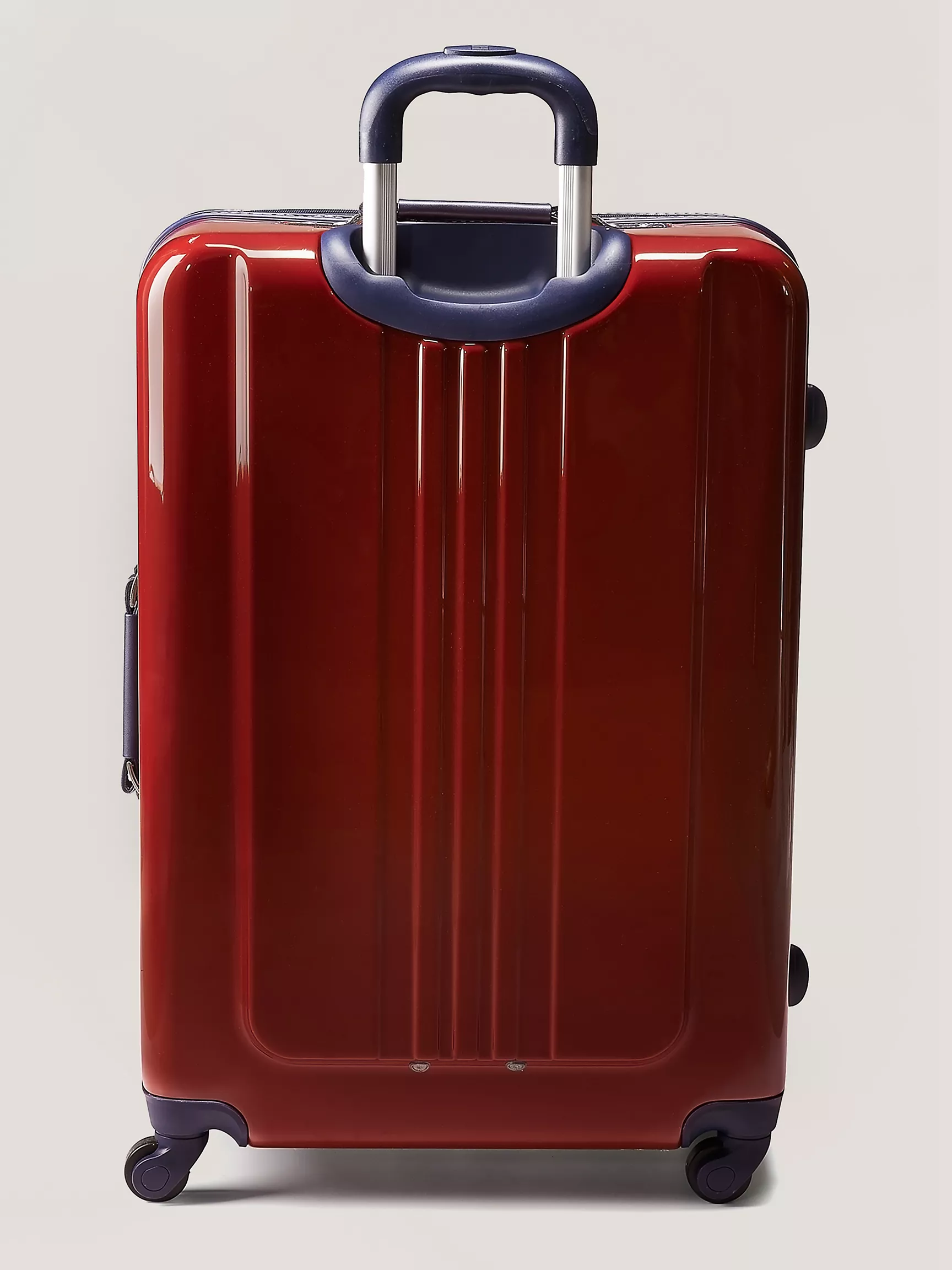 Чемодан Томми Хилфигер, Жесткий чемодан на колесах (28 дюймов)