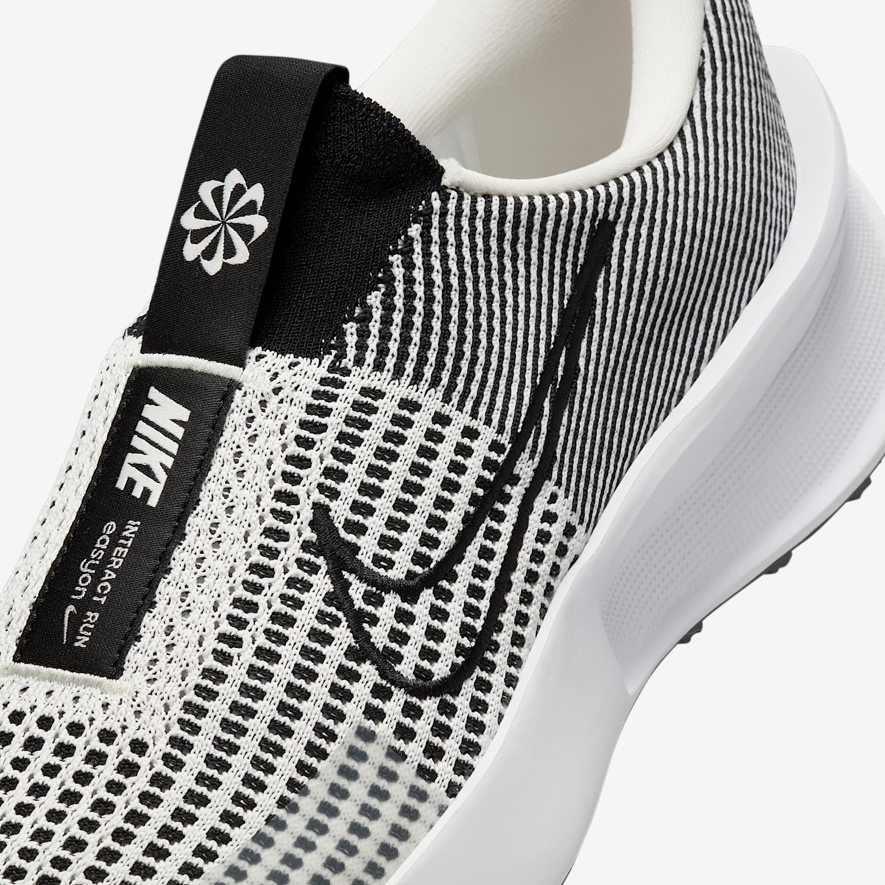 Nike Interact Run EasyOn Men's Road Running Shoes