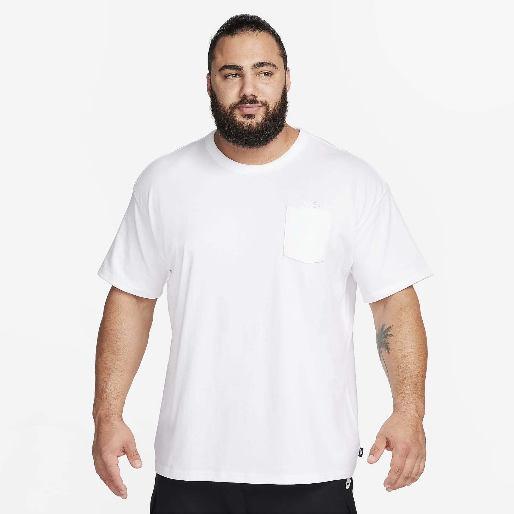 Nike Sportswear Premium Essentials Men's Pocket T-Shirt