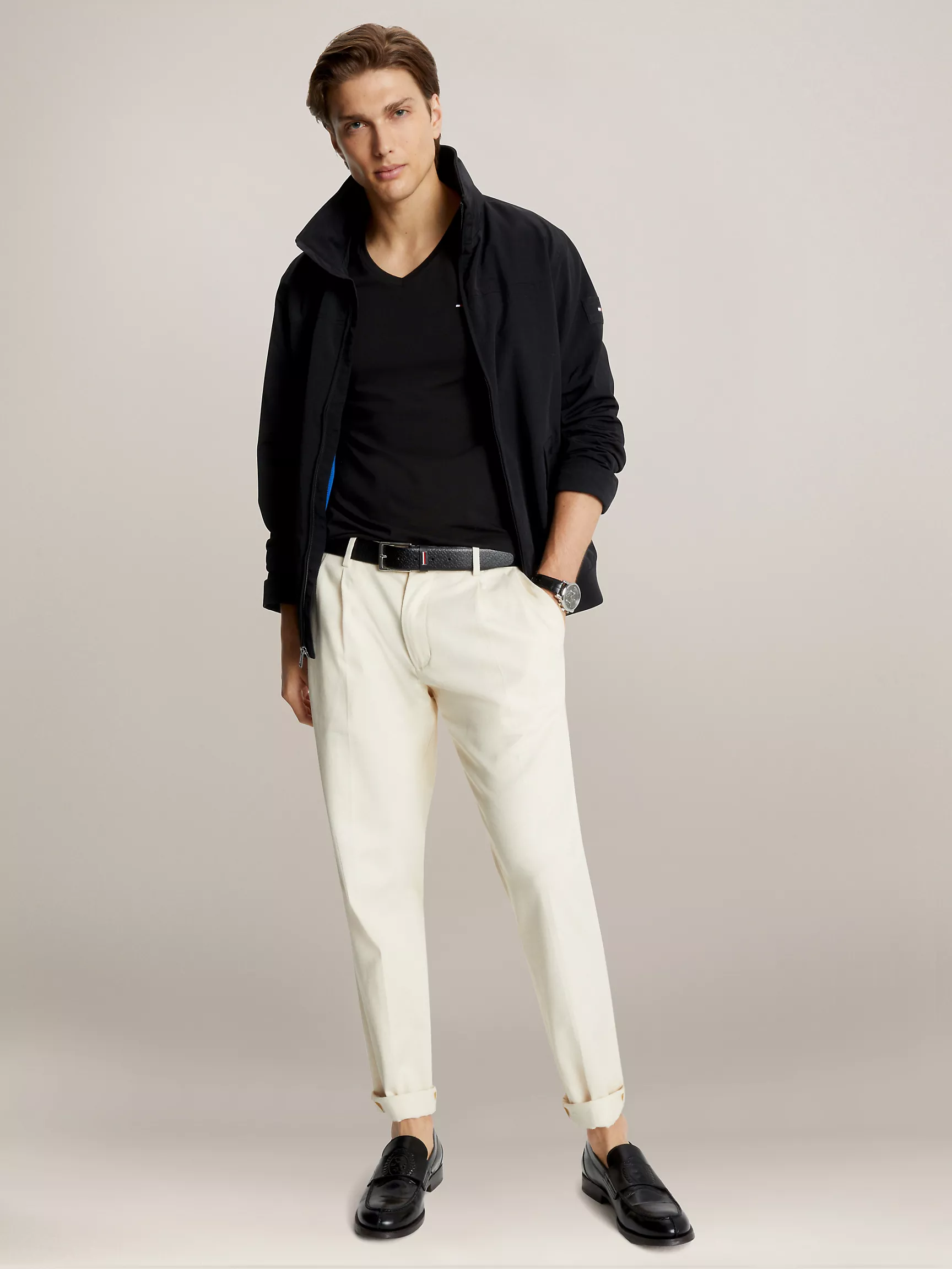 Мужская футболка Tommy Hilfiger, Приталенная однотонная футболка с V-образным вырезом