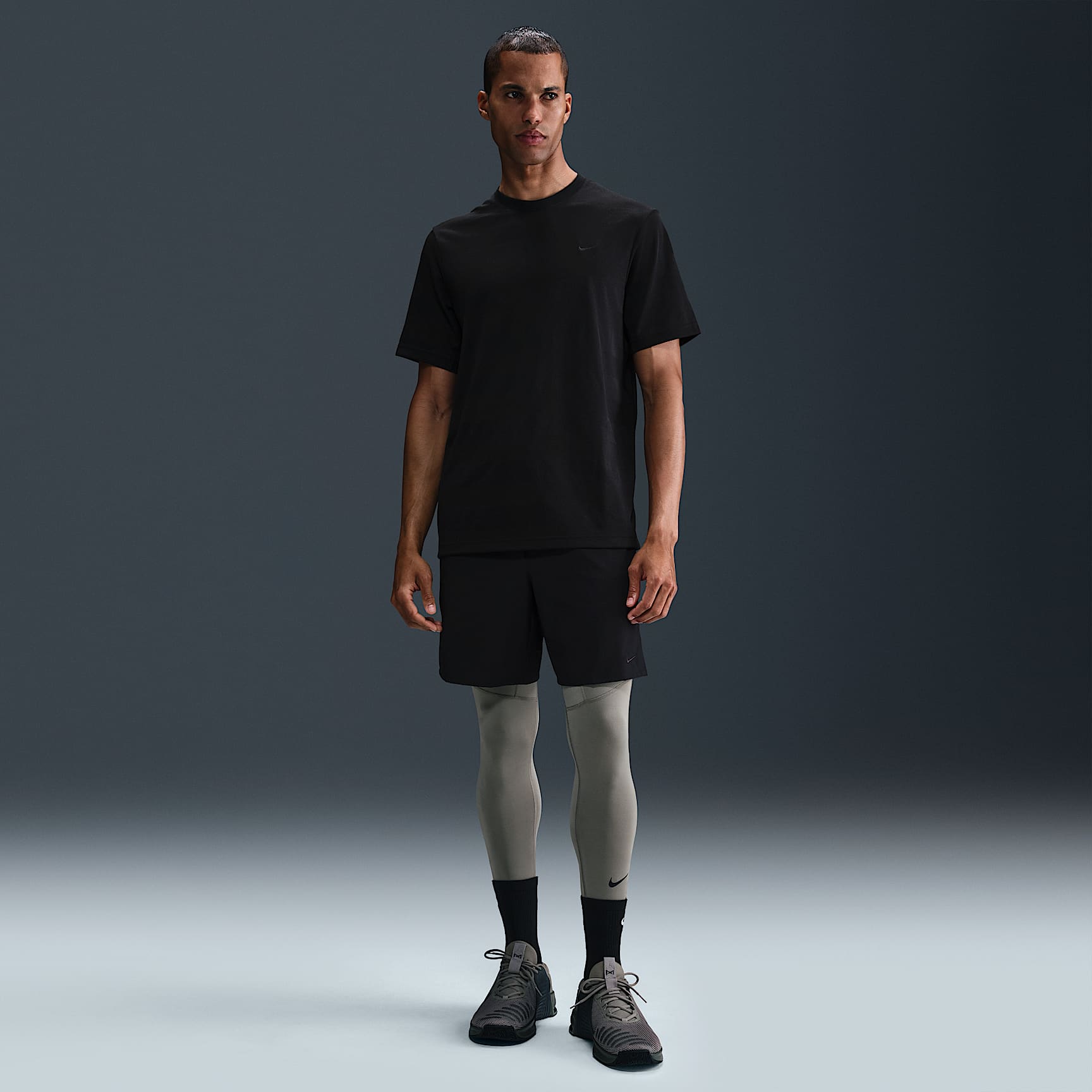 Nike Primary Men's Dri-FIT Short-Sleeve Fitness Top