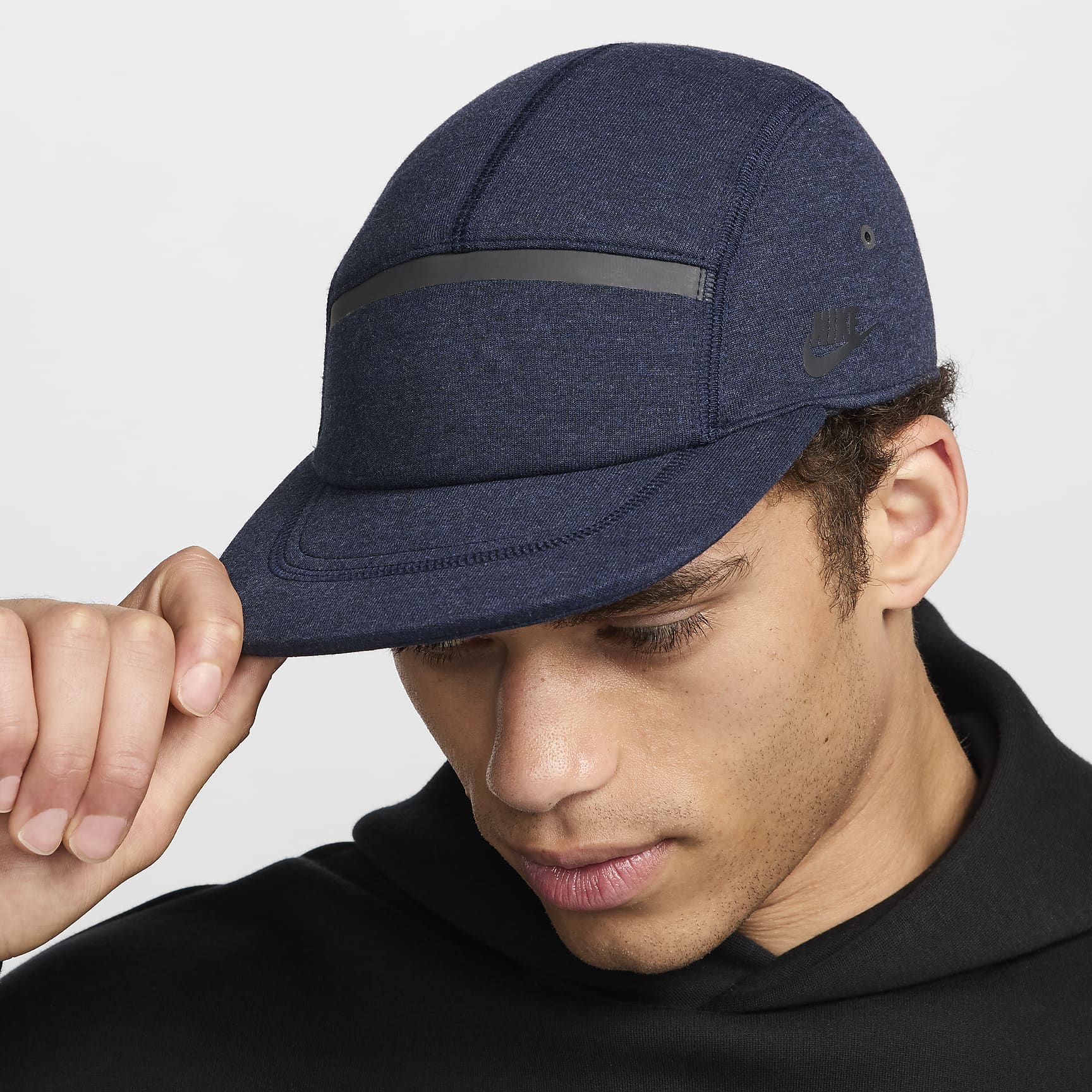 Nike Fly Cap Unstructured Flat Bill Tech Fleece Cap