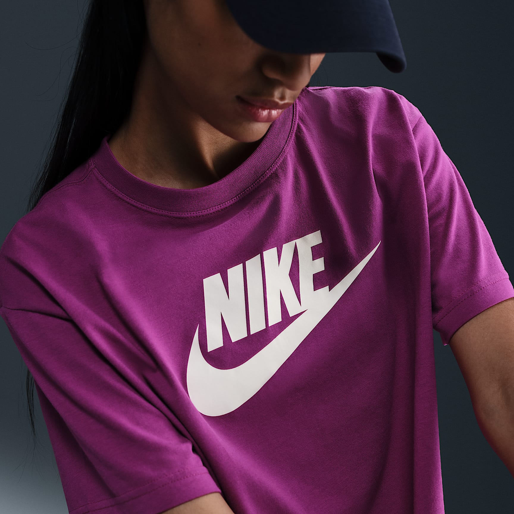 Nike Sportswear Essential Women's Cropped Logo T-Shirt