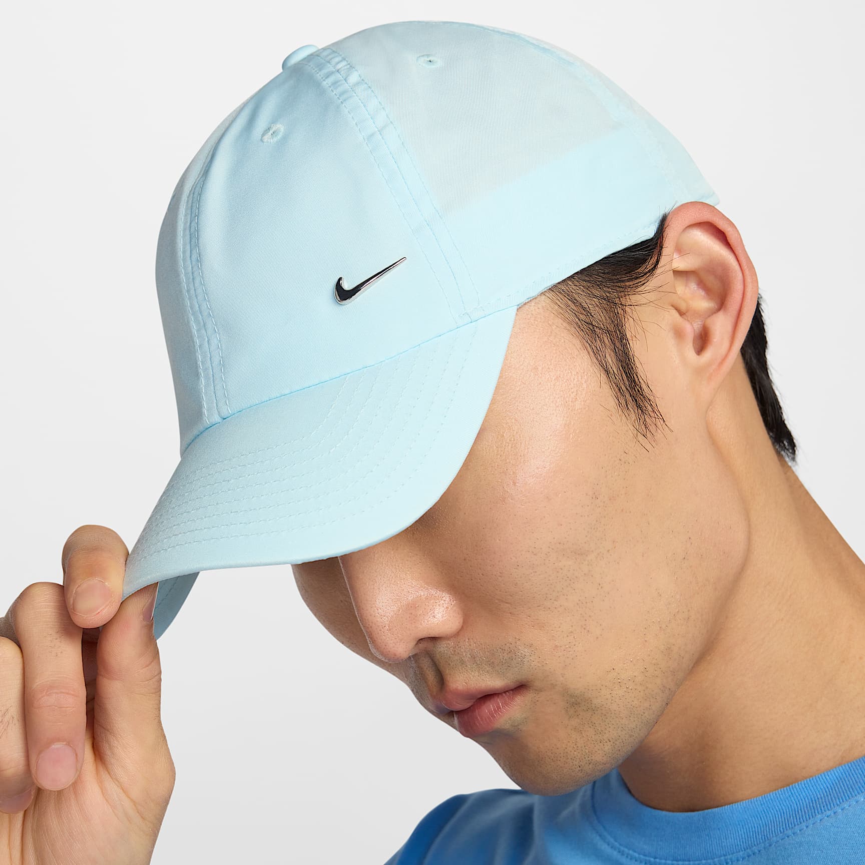 Nike Dri-FIT Club Unstructured Metal Swoosh Cap