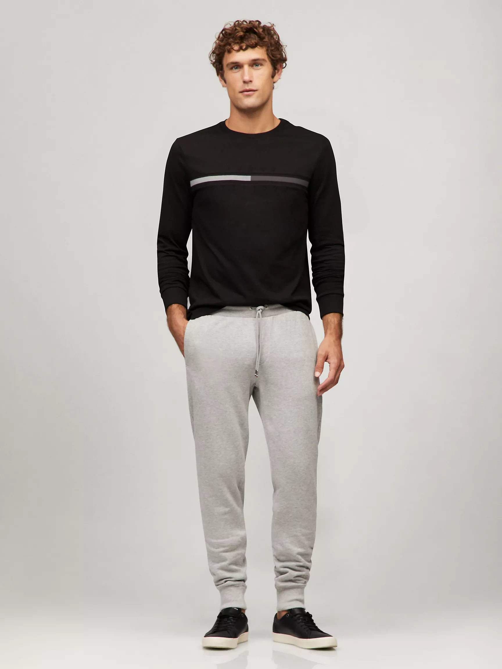 Мужская футболка Tommy Hilfiger, Футболка с длинным рукавом и тональным логотипом флага