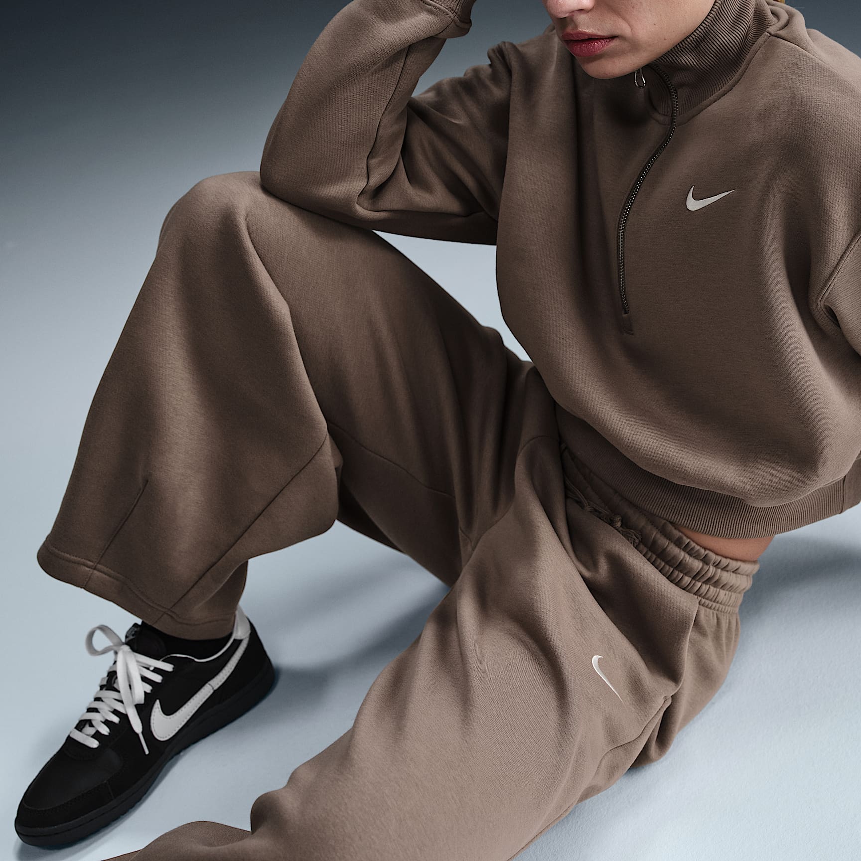 Nike Sportswear Phoenix Fleece Women's Mid-Rise Oversized Tapered Pants