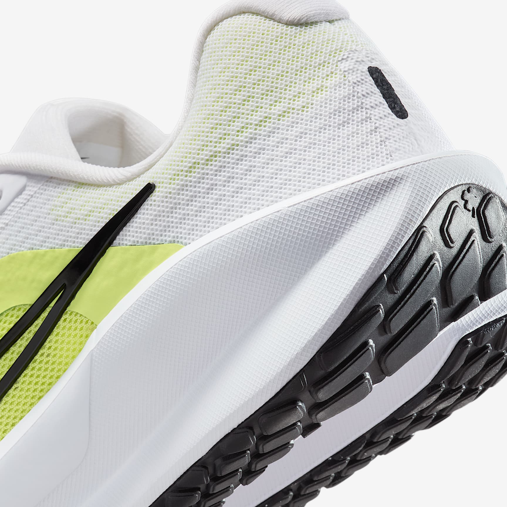 Nike Downshifter 13 Men's Road Running Shoes (Extra Wide)