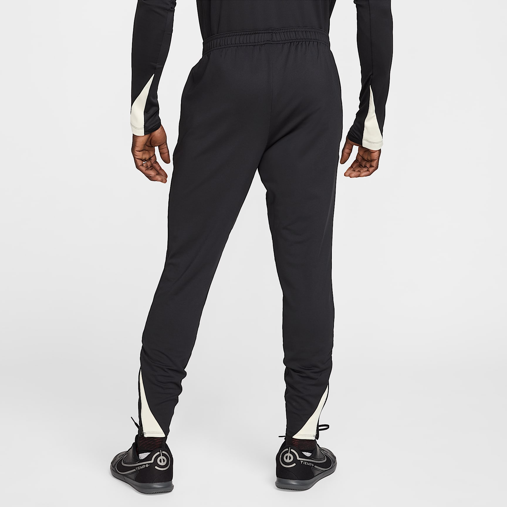 Liverpool FC Strike Special Edition Men's Nike Dri-FIT Soccer Knit Pants