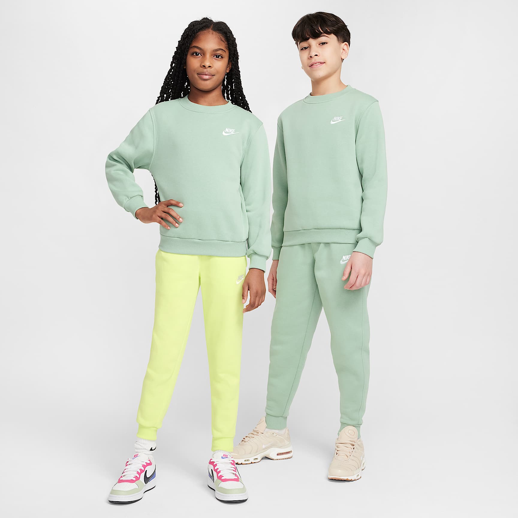 Nike Sportswear Club Fleece Big Kids' Sweatshirt
