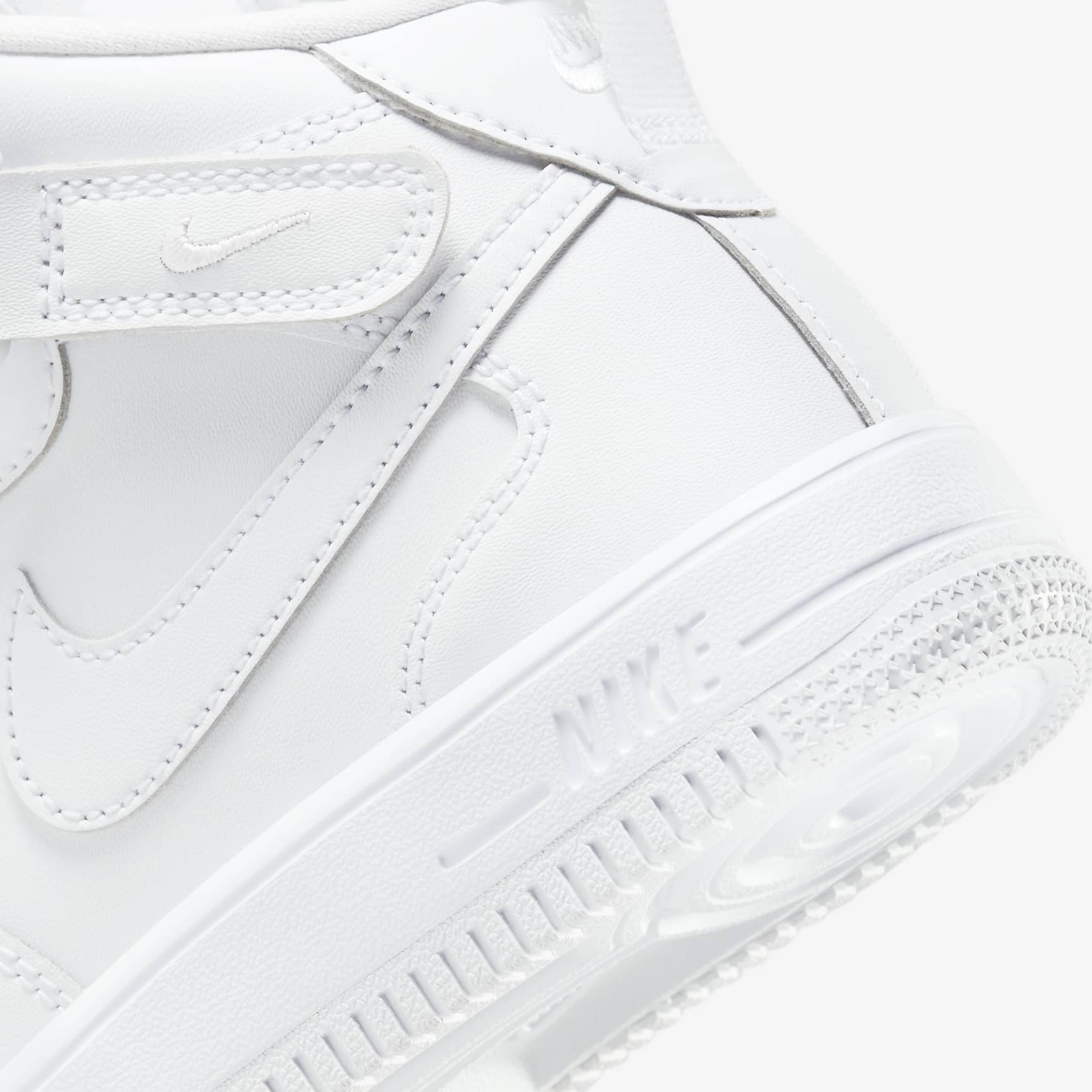 Nike Force 1 Mid EasyOn Little Kids' Shoes