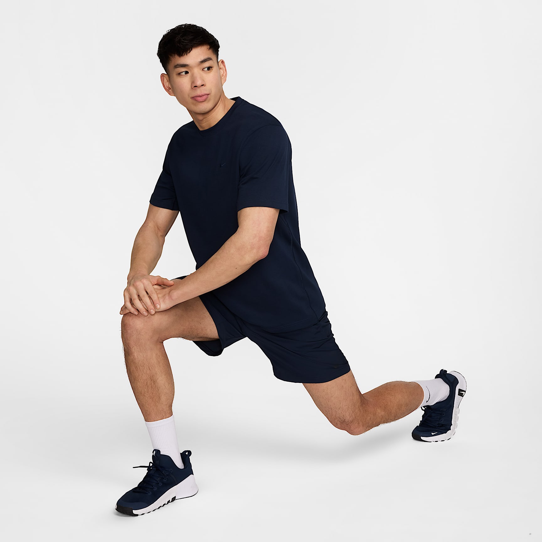 Nike Primary Men's Dri-FIT Short-Sleeve Versatile Top