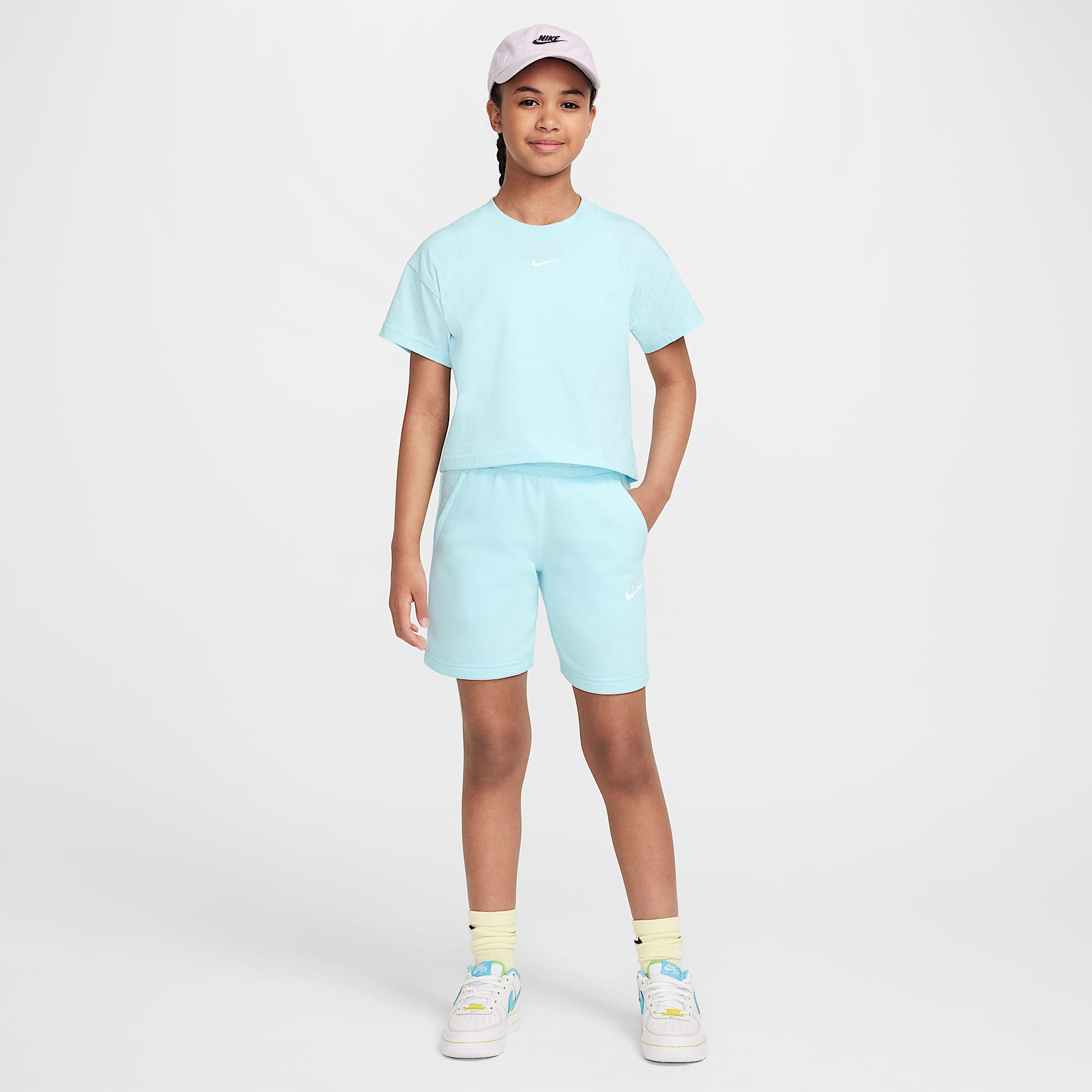 Nike Sportswear Essential Big Kids' (Girls') T-Shirt