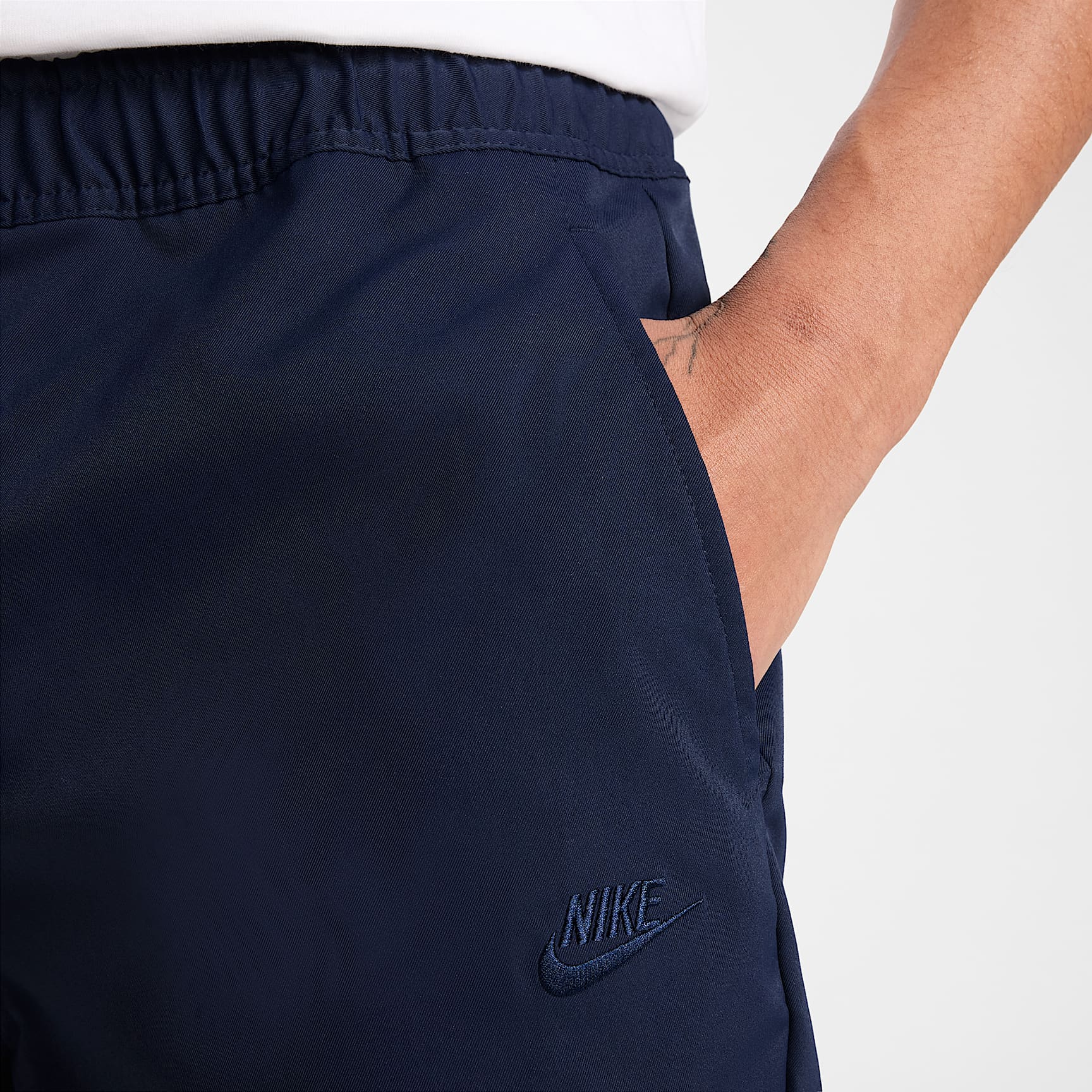Nike Club Men's Woven Tapered Pants