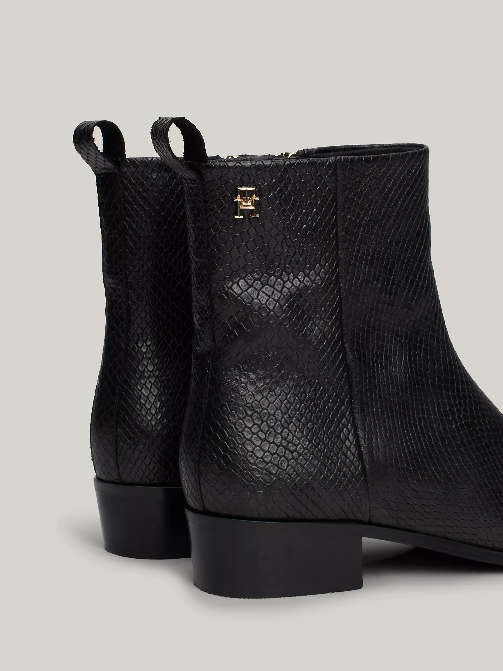 Женские ботинки Tommy Hilfiger, Ковбойские ботильоны из кожи с тиснением под змею