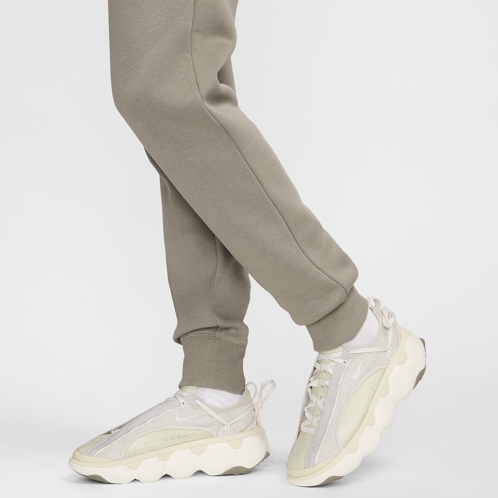 Nike Sportswear Phoenix Fleece Women's Mid-Rise Sweatpants