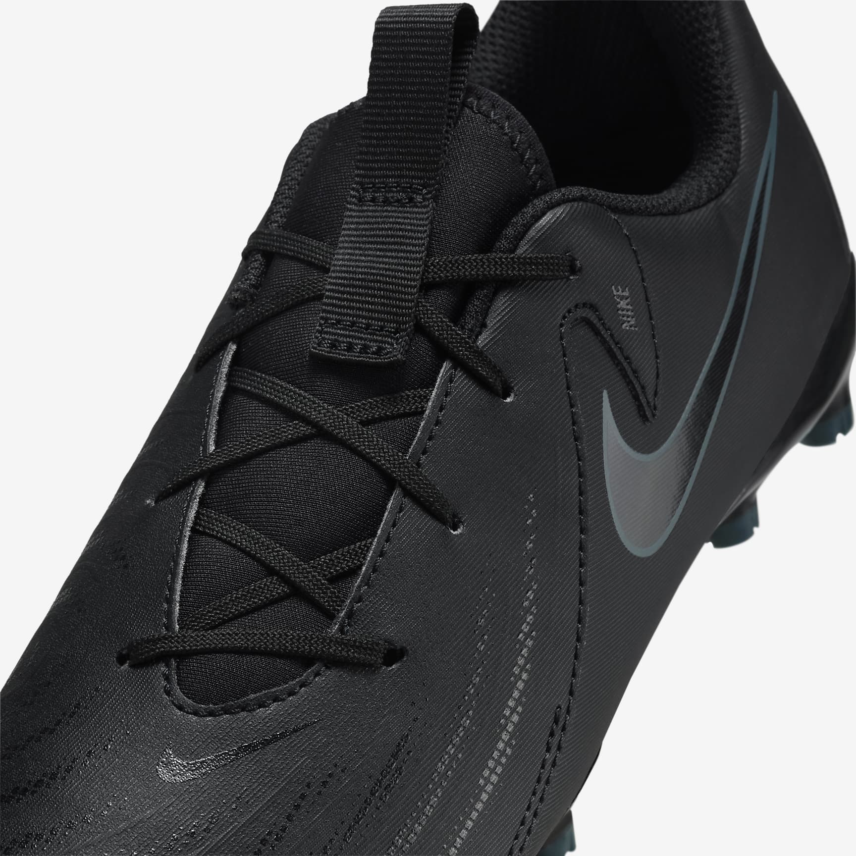 Nike Jr. Phantom GX 2 Academy Little/Big Kids' MG Low-Top Soccer Cleats