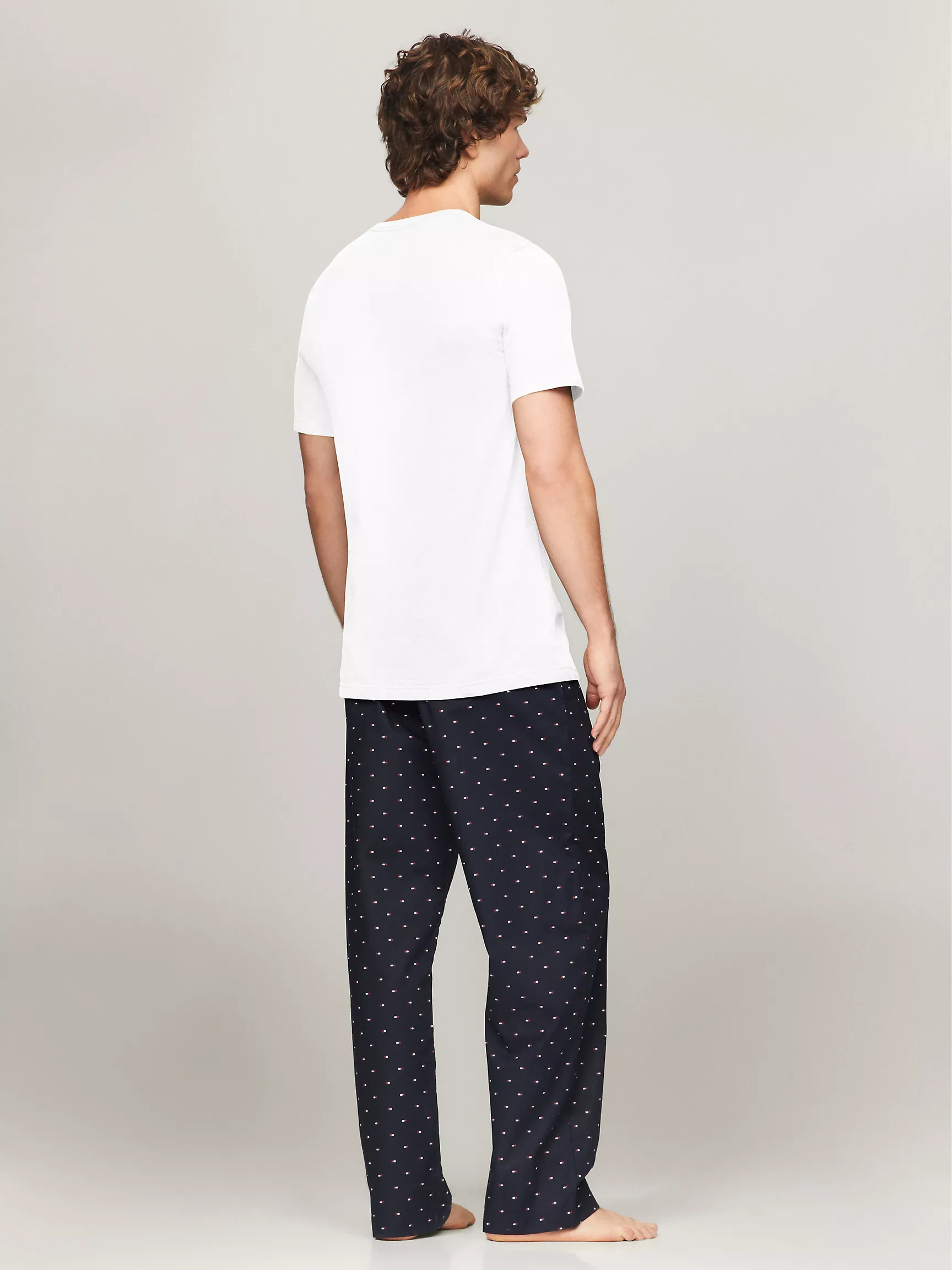 Мужское нижнее белье Tommy Hilfiger, Набор из 3 классических хлопковых футболок с V-образным вырезом