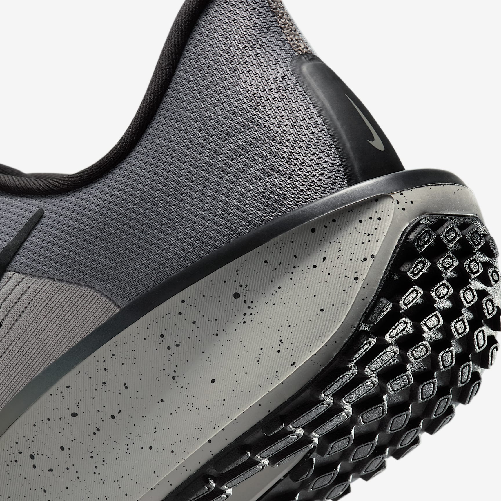 Nike Quest 6 Men's Road Running Shoes