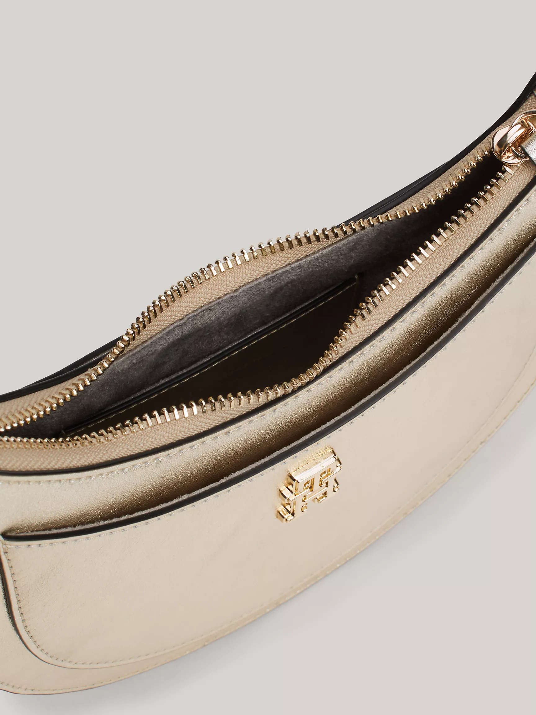 Женская сумка Tommy Hilfiger, Металлизированная кожаная сумка через плечо с монограммным узором