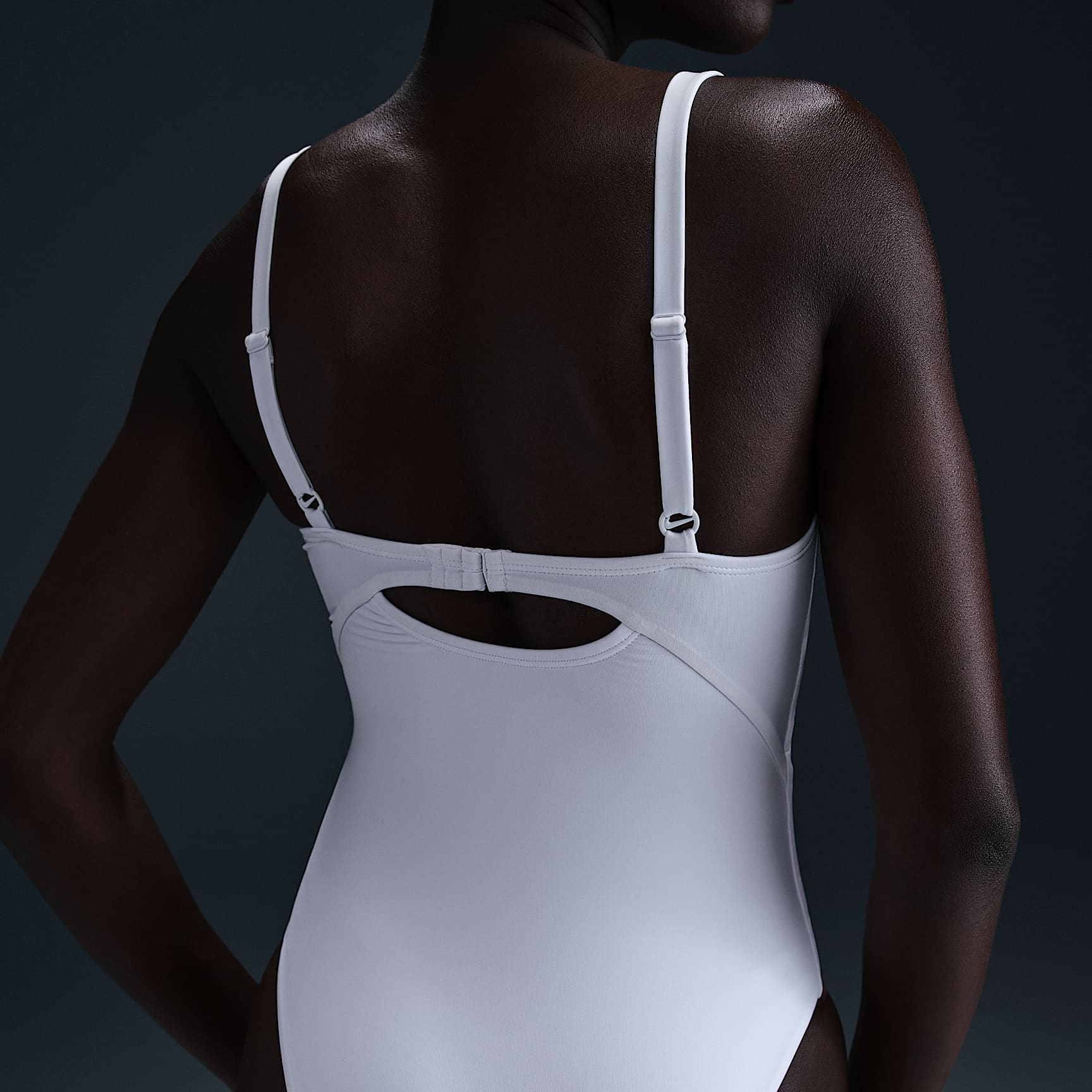 Nike Swim Essential Women's V-Neck One-Piece
