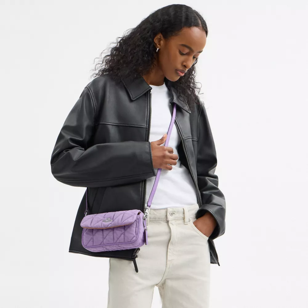 Сумка COACH Hailey Flap Bag