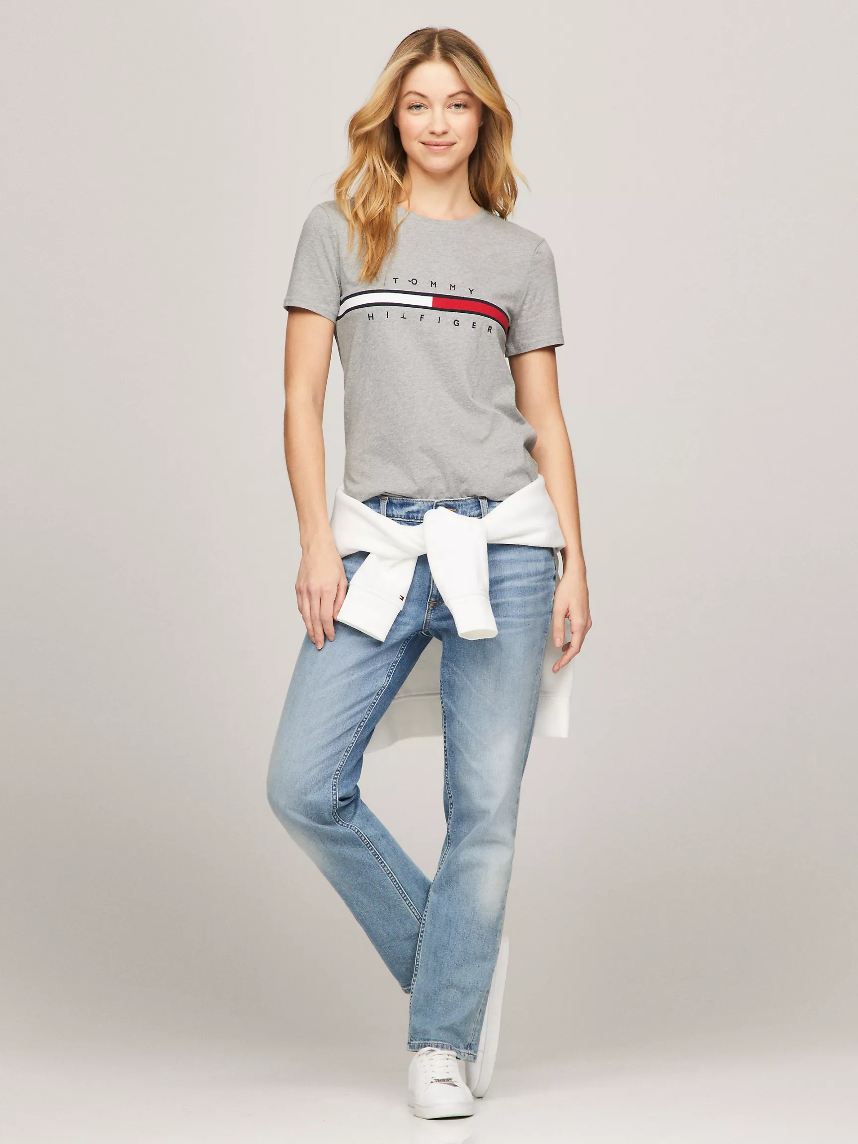 Женская футболка Tommy Hilfiger, Футболка с вышитым логотипом и полоской в стиле флага