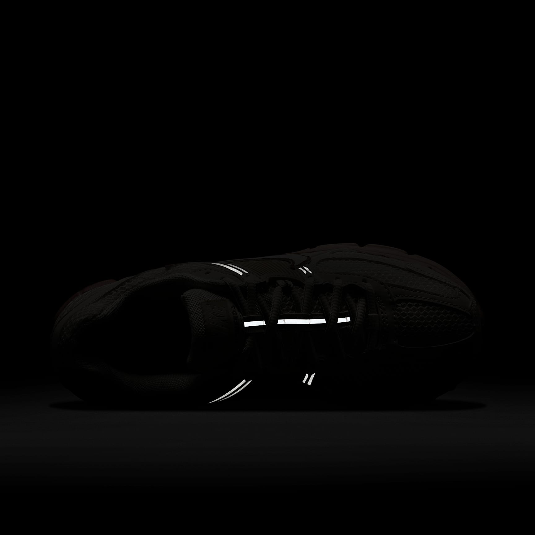 Nike Zoom Vomero 5 Women's Shoes