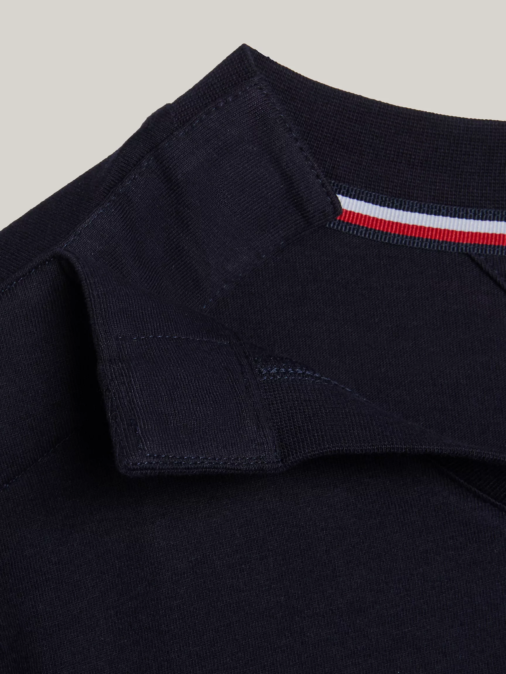 Мужская футболка Tommy Hilfiger, Приталенная футболка с круглым логотипом