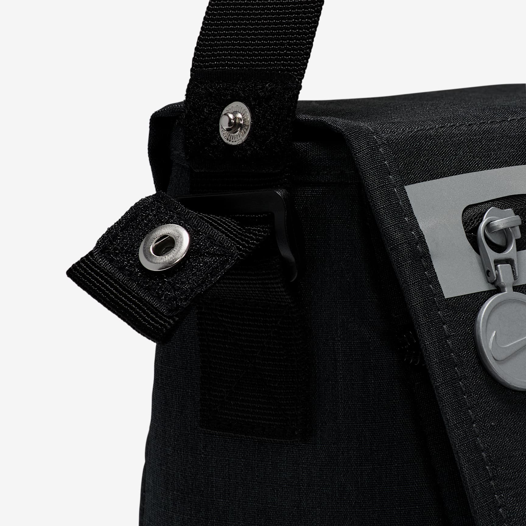 Nike Futura Messenger Lunch Tote (7.5L)
