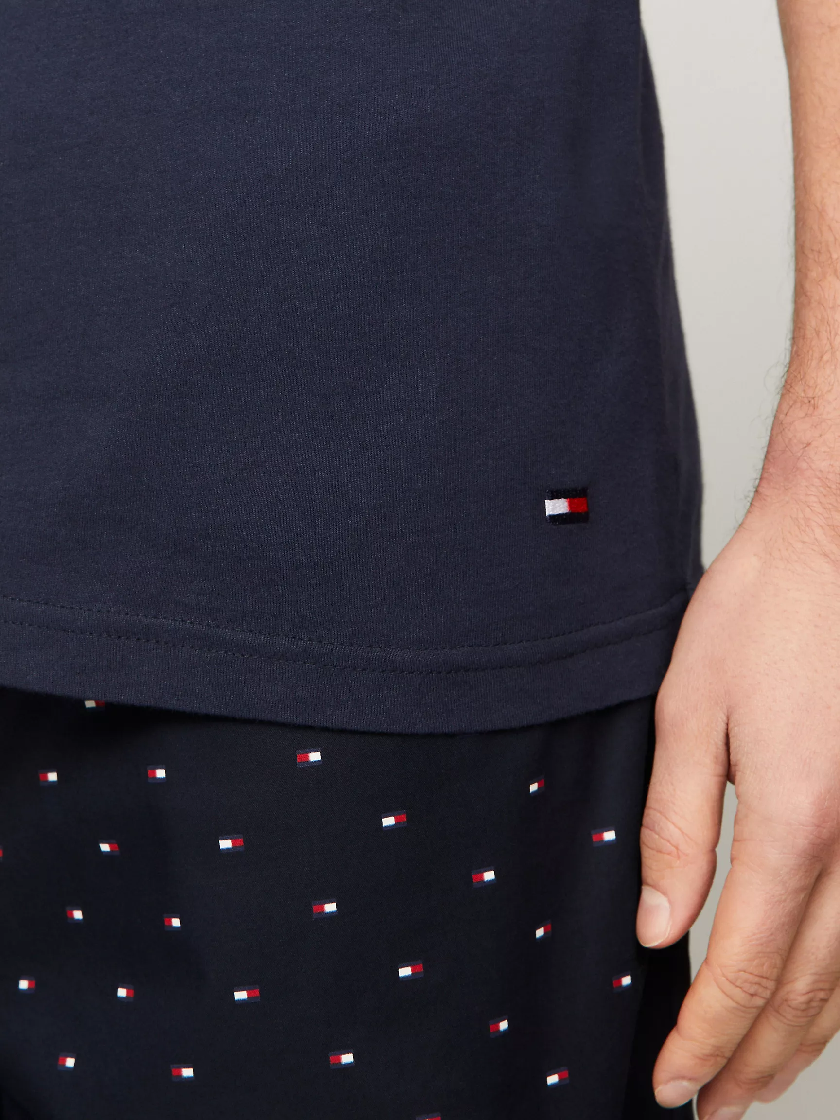 Мужское нижнее белье Tommy Hilfiger, Набор из 3 классических хлопковых футболок с V-образным вырезом