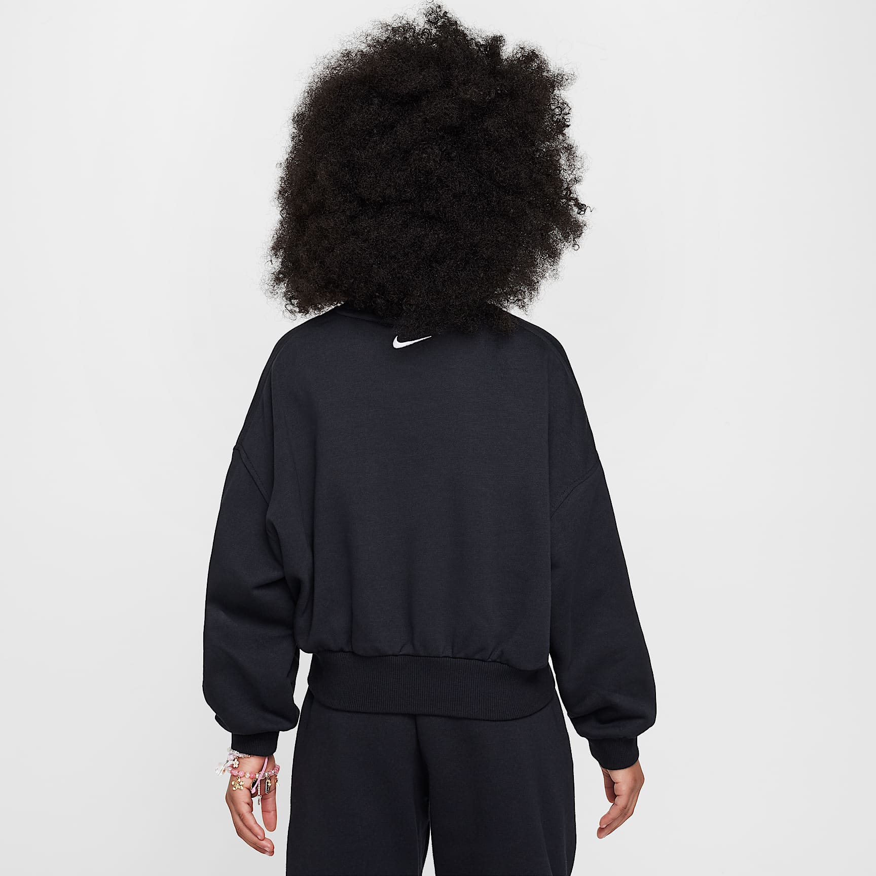 Nike Sportswear Club Girls' French Terry Crew-Neck Sweatshirt